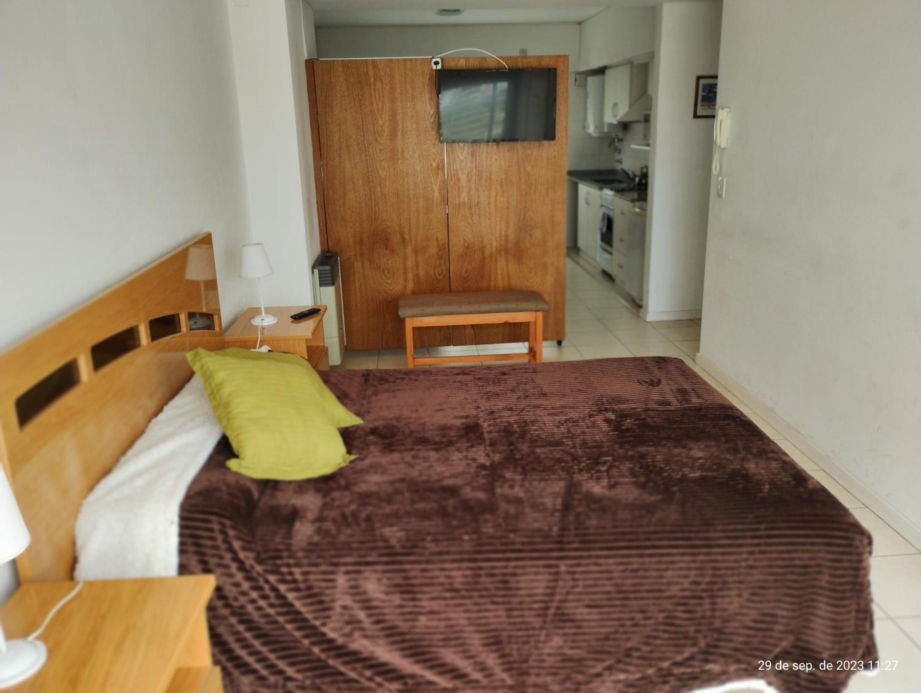 One-Bedroom Apartment photo 1