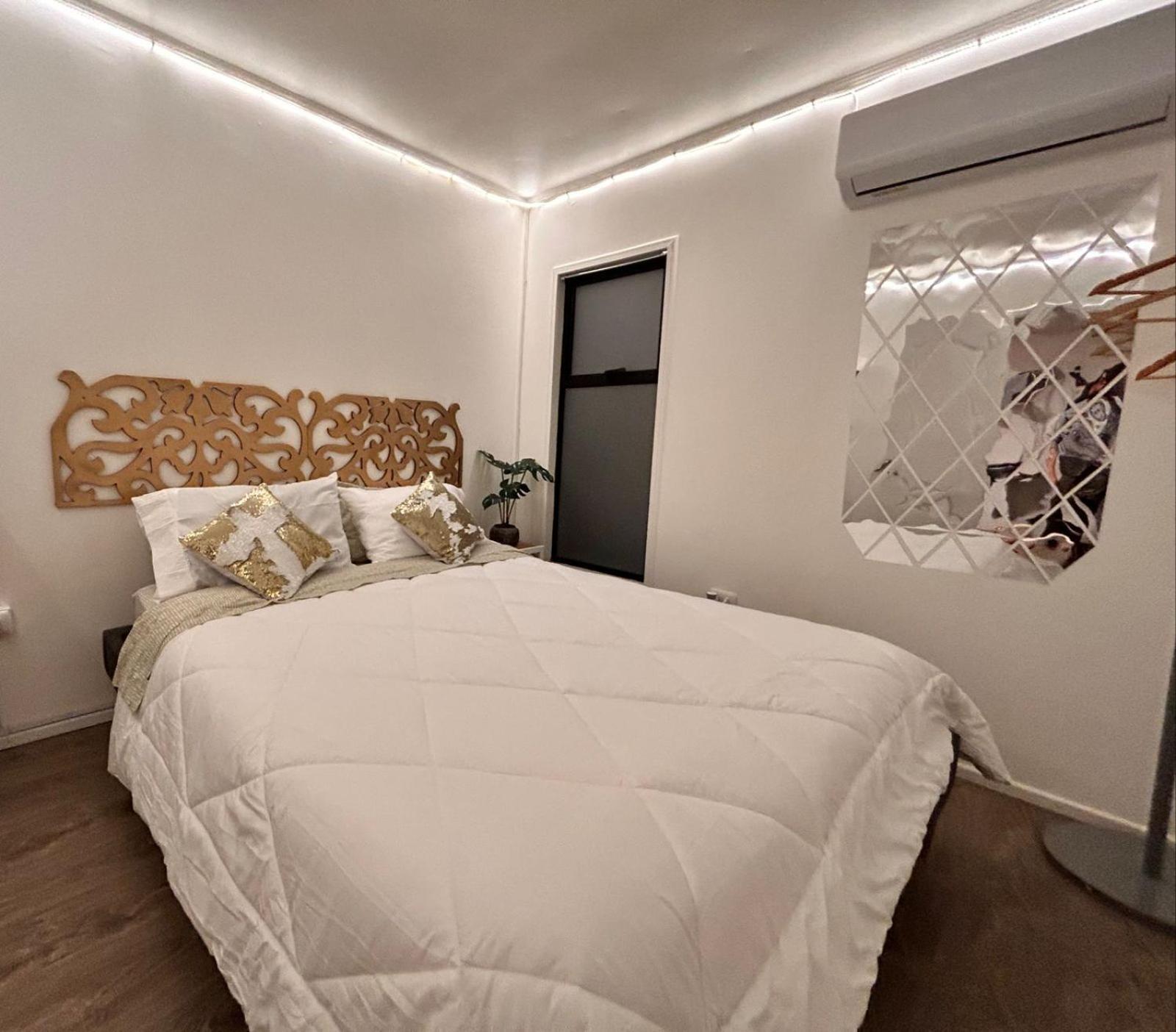 One-Bedroom House photo 2