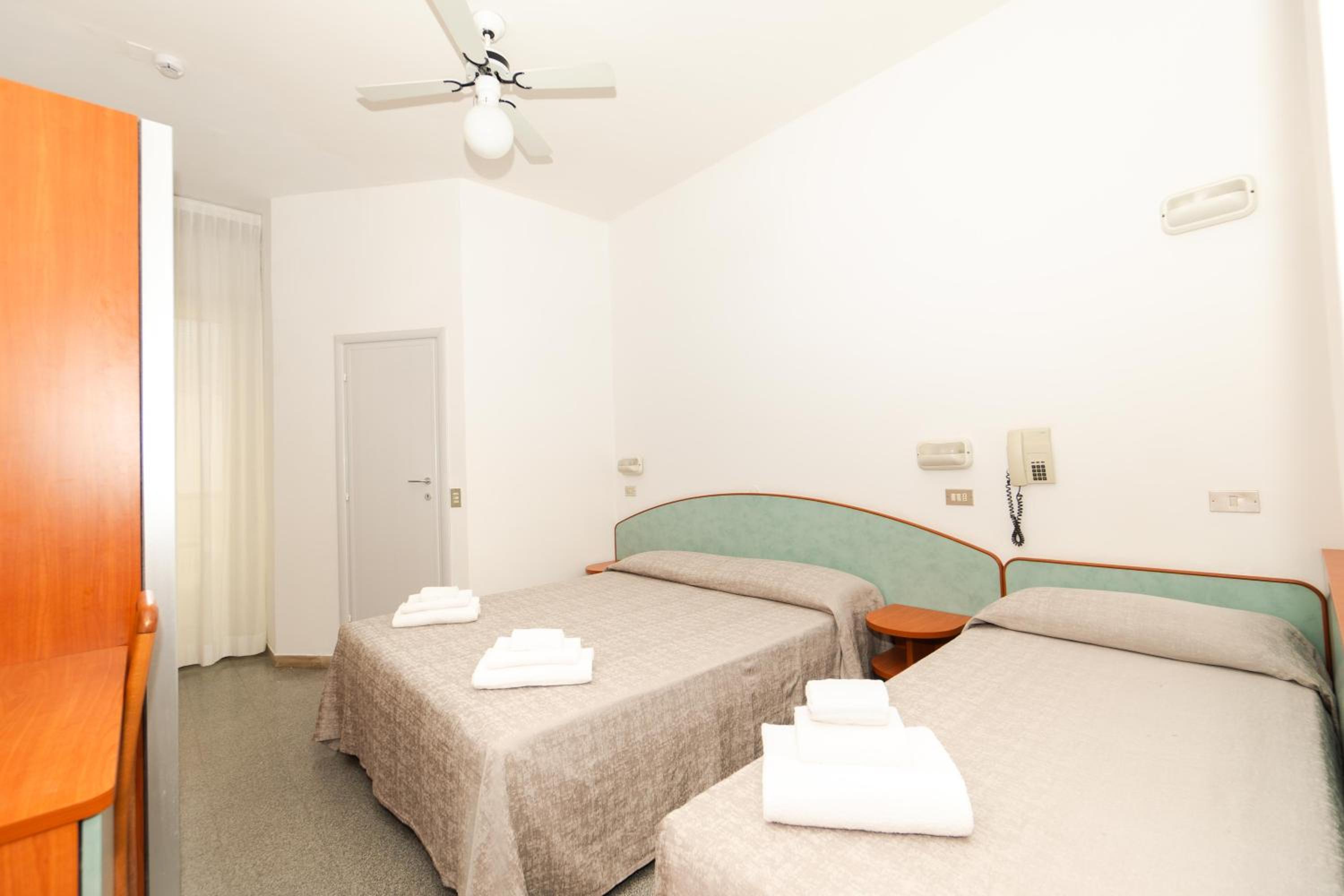 Triple Room photo 3