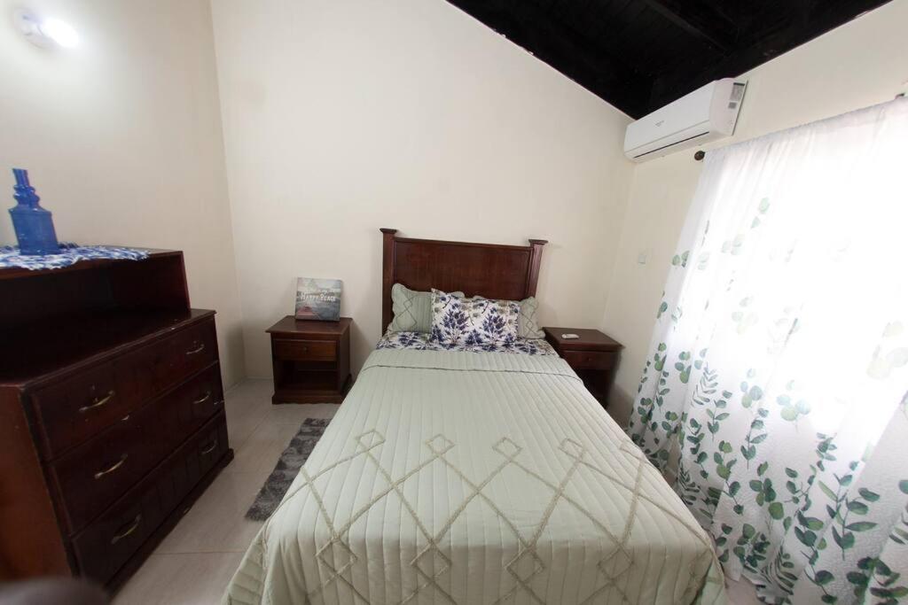 One-Bedroom House photo 2