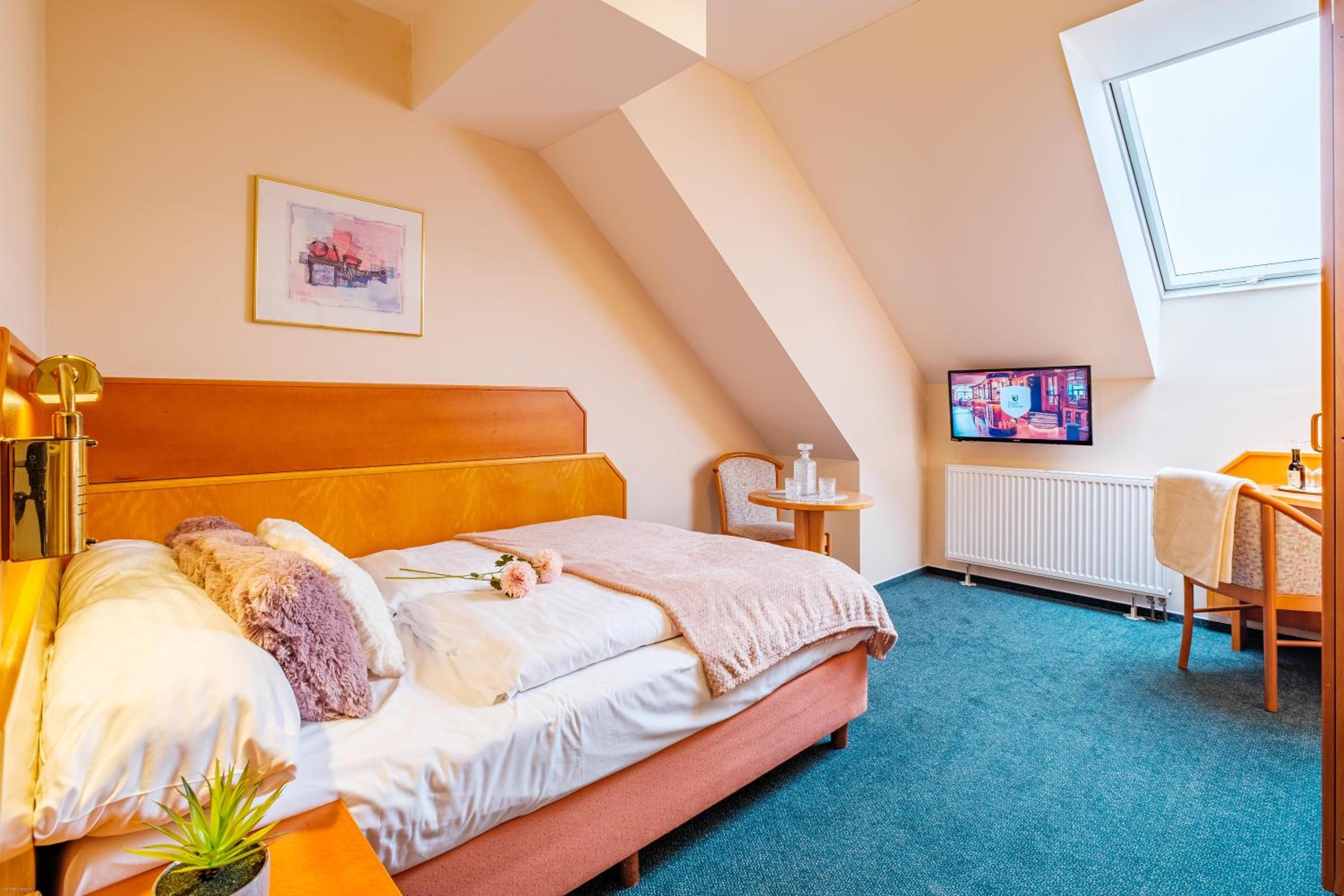 Double Room with Private Bathroom photo 3