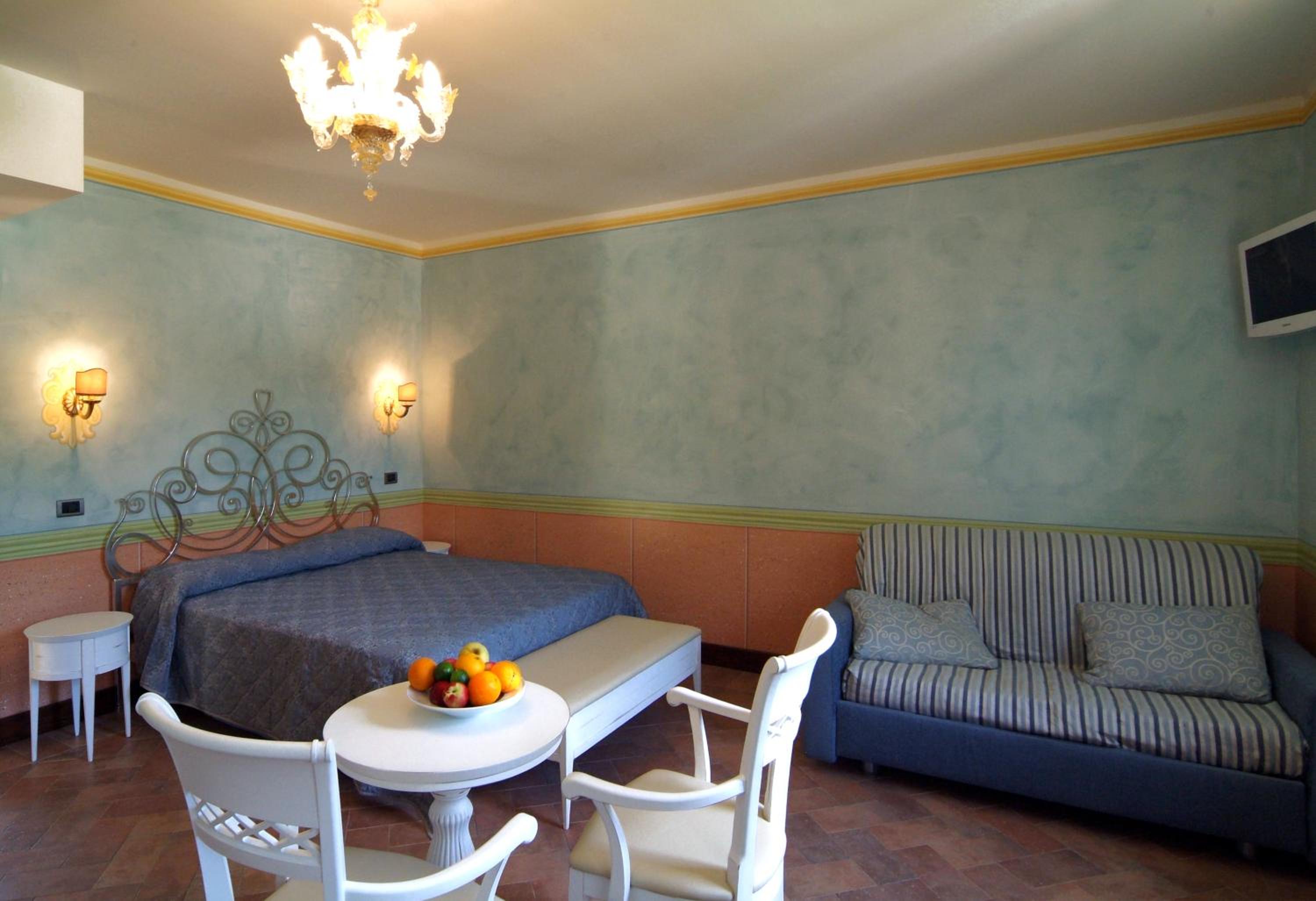 Quadruple Room - Photo 3