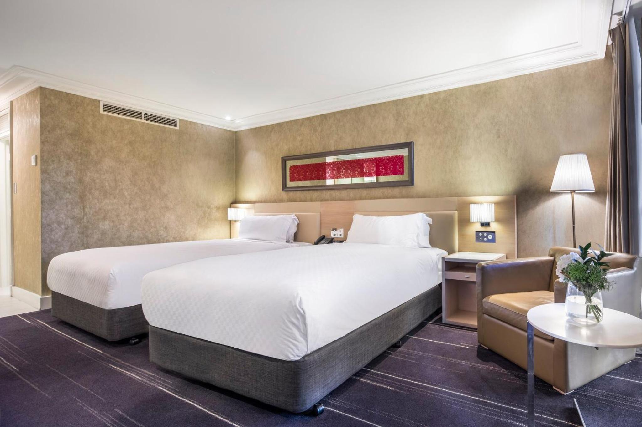Classic Double Room with Two Double Beds - Photo 5