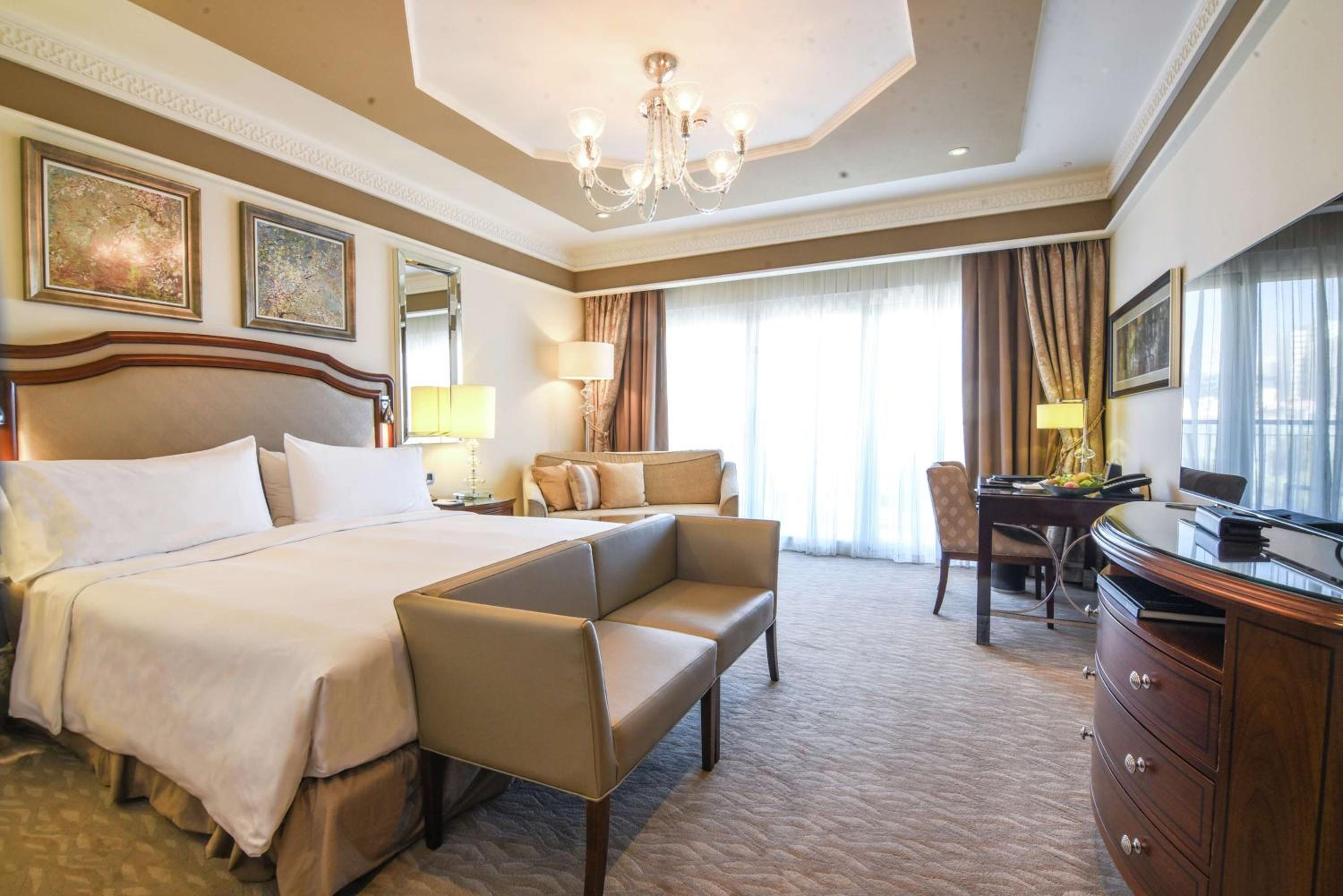 Deluxe King Room