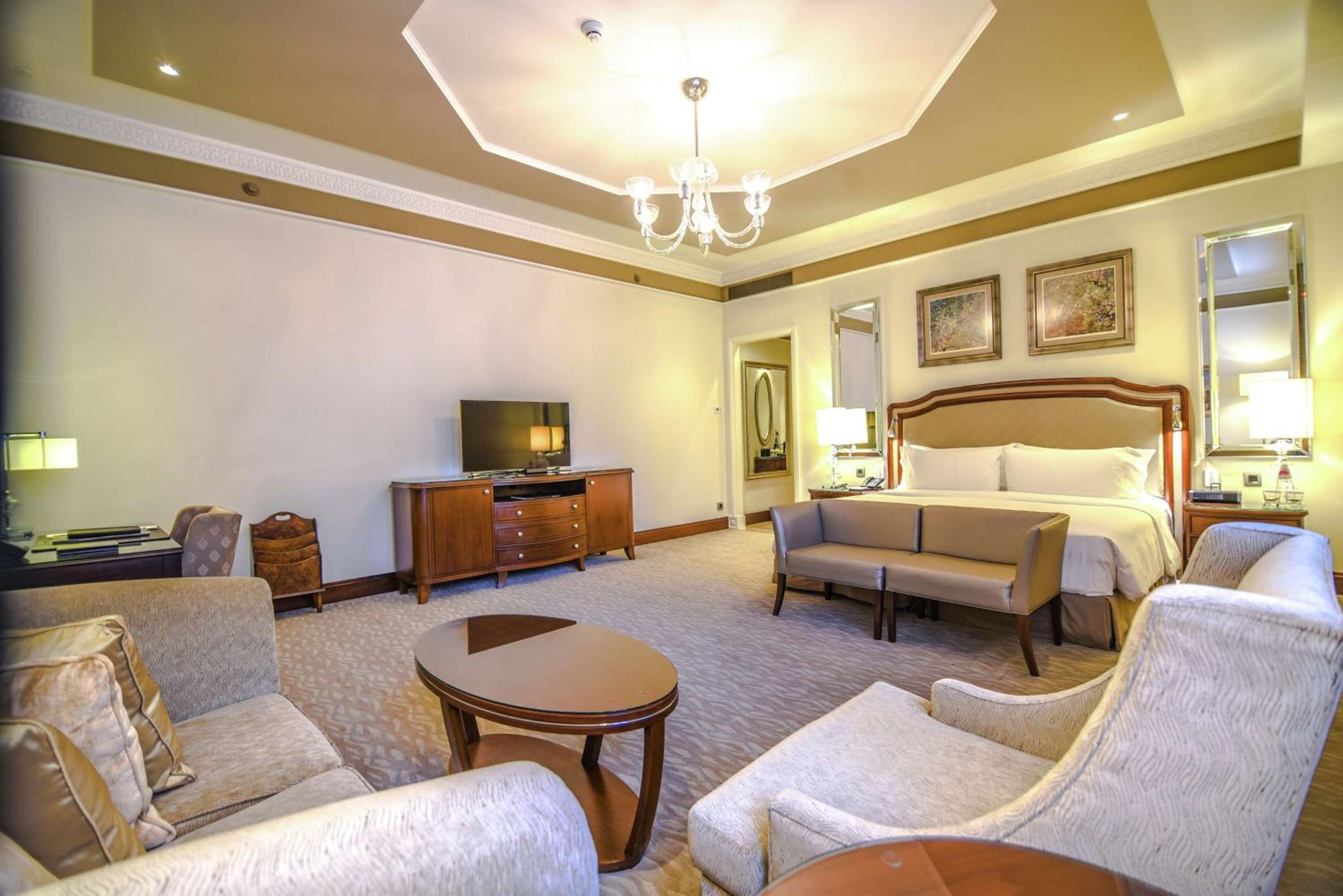 Junior King Suite
