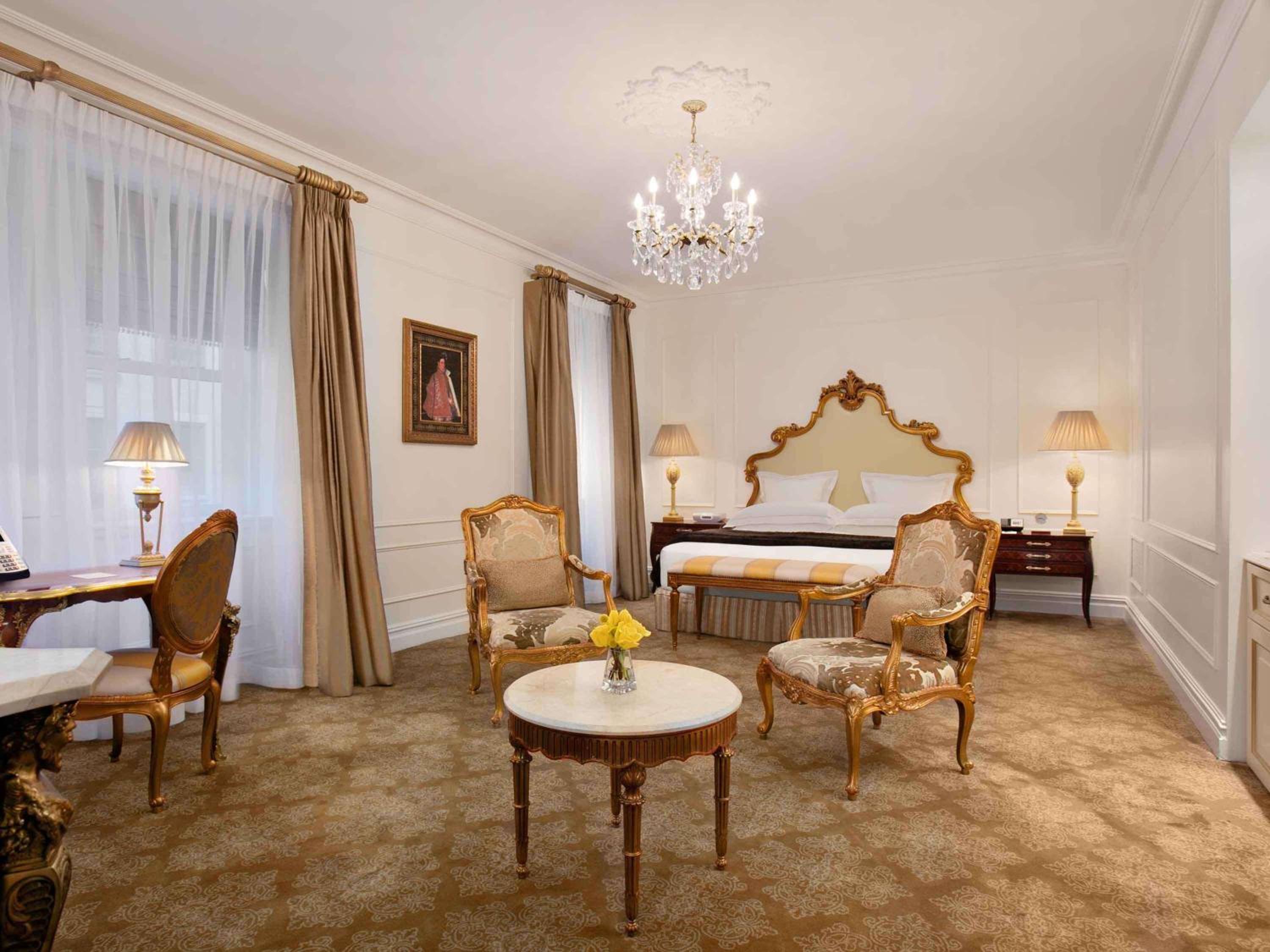 Grand Deluxe King Room