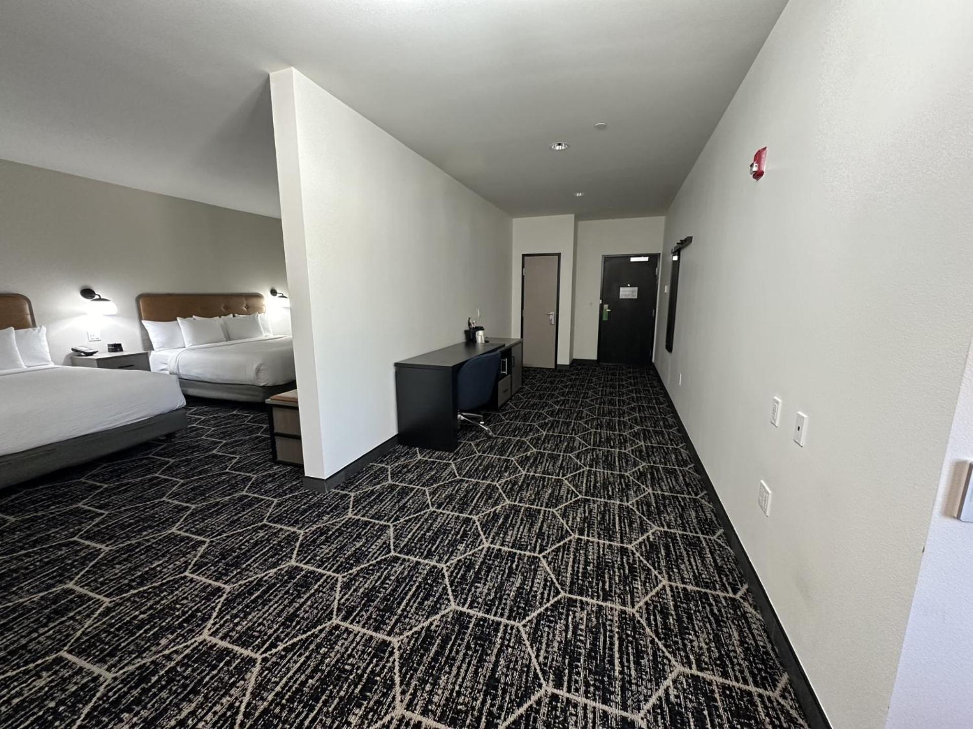 Suite with Two King Beds - Non-Smoking - Photo 5