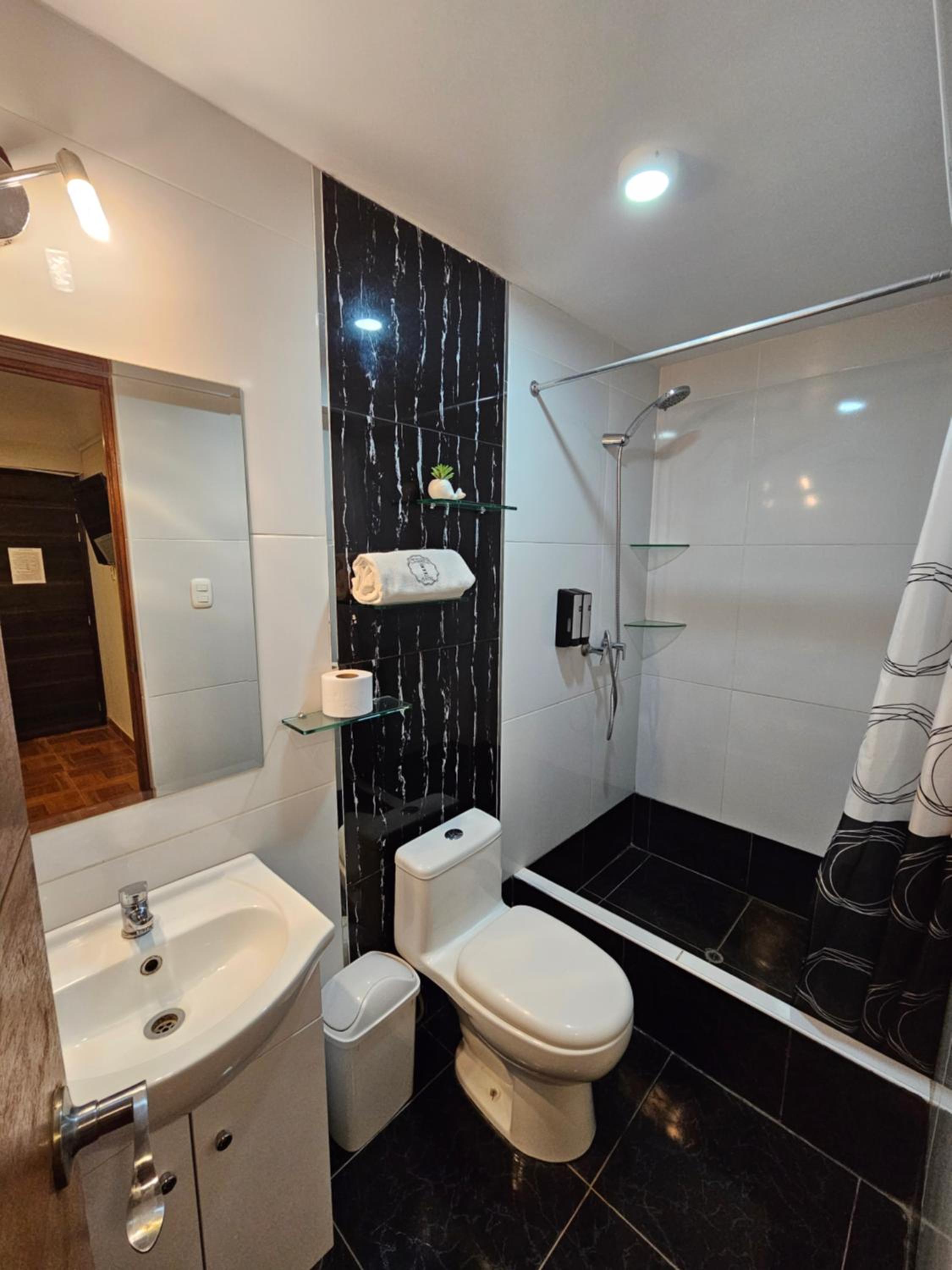 Family Room with Private Bathroom photo 2