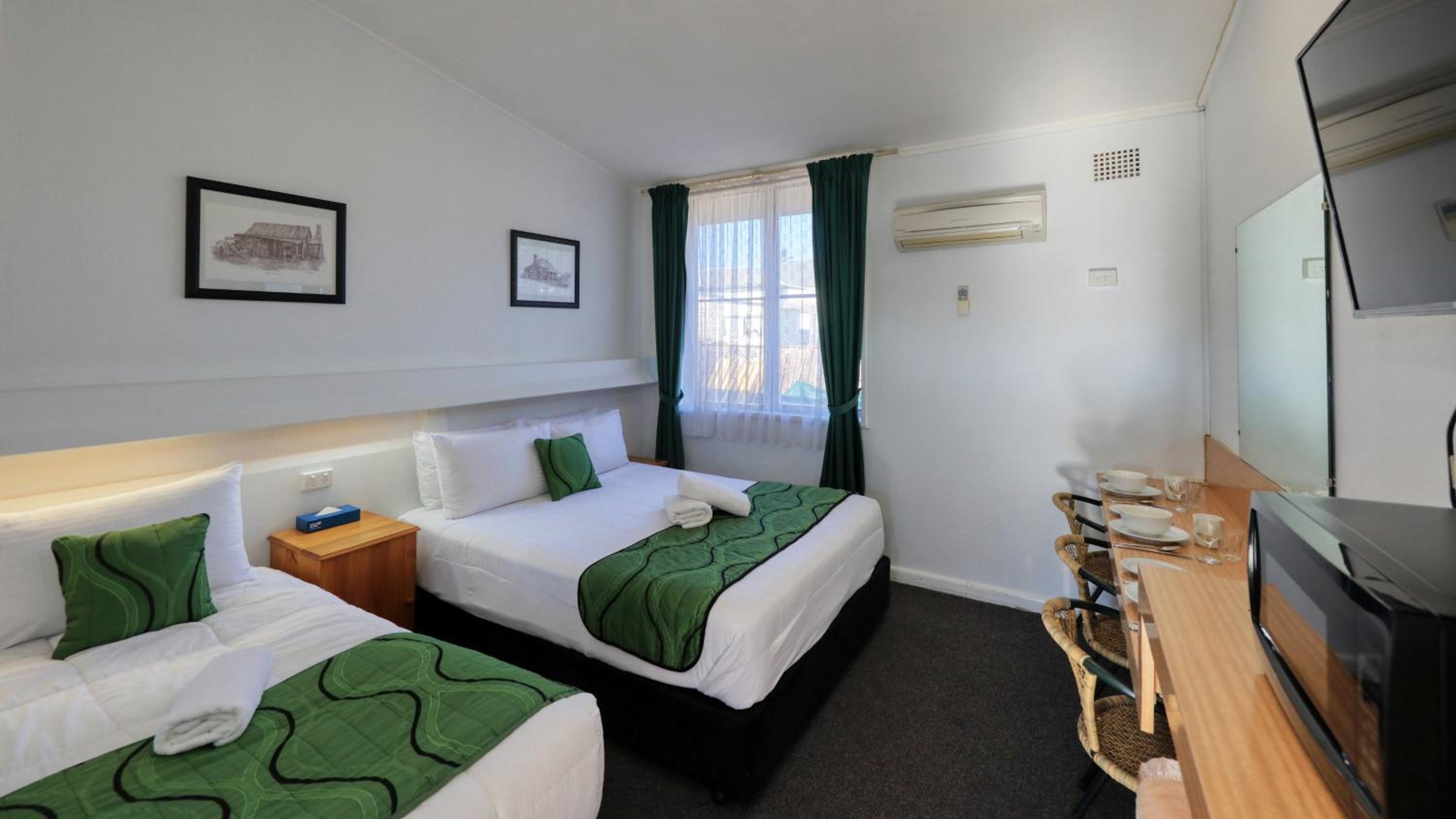 Double or Twin Room - Photo 7