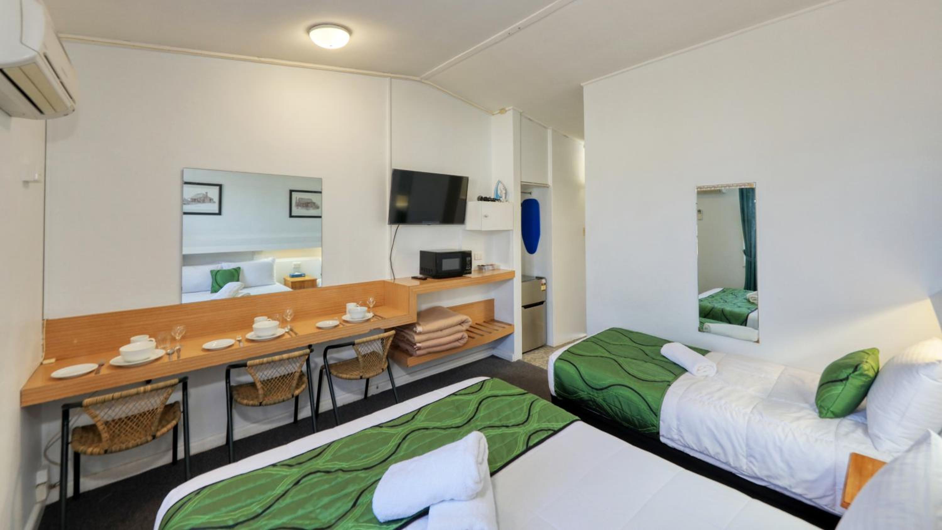 Double or Twin Room - Photo 8