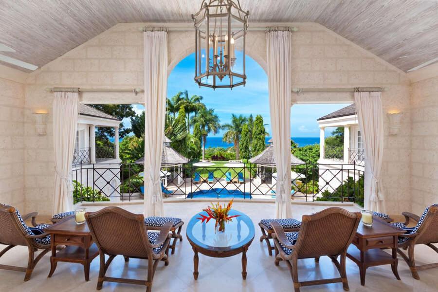 Villa photo 1