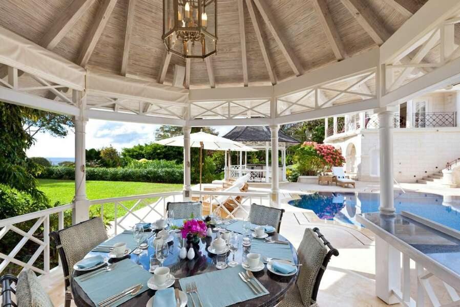 Villa photo 3