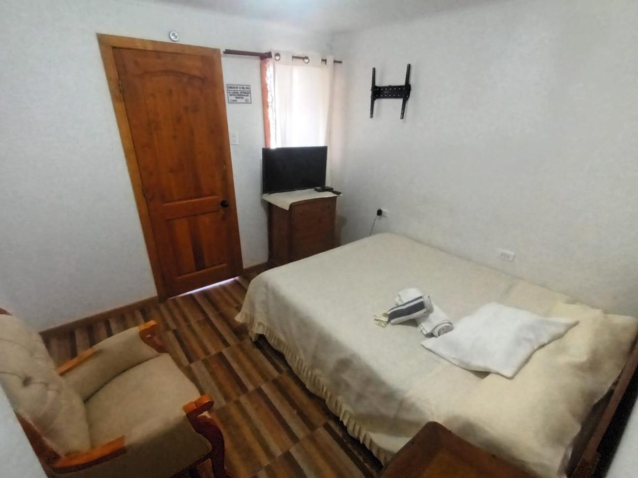 Double Room with Private Bathroom photo 3