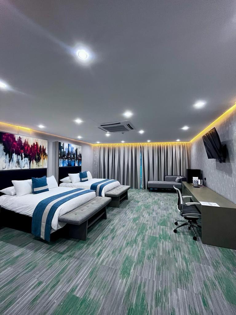 Deluxe Queen Room with Two Queen Beds