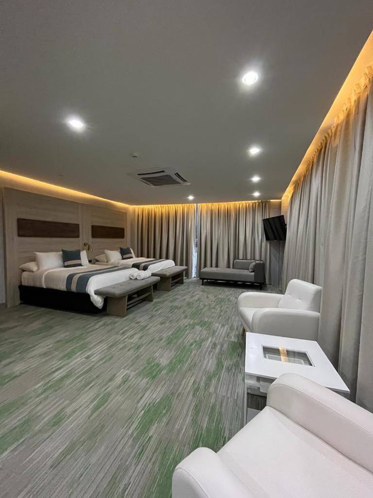 Deluxe Twin Room with Sea View