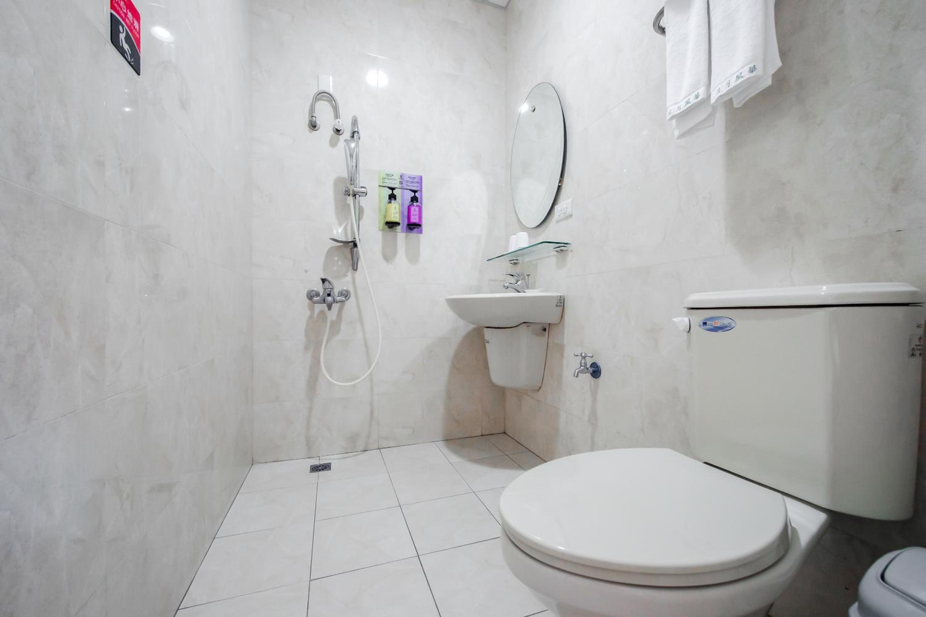 Standard Double Room - Photo 2