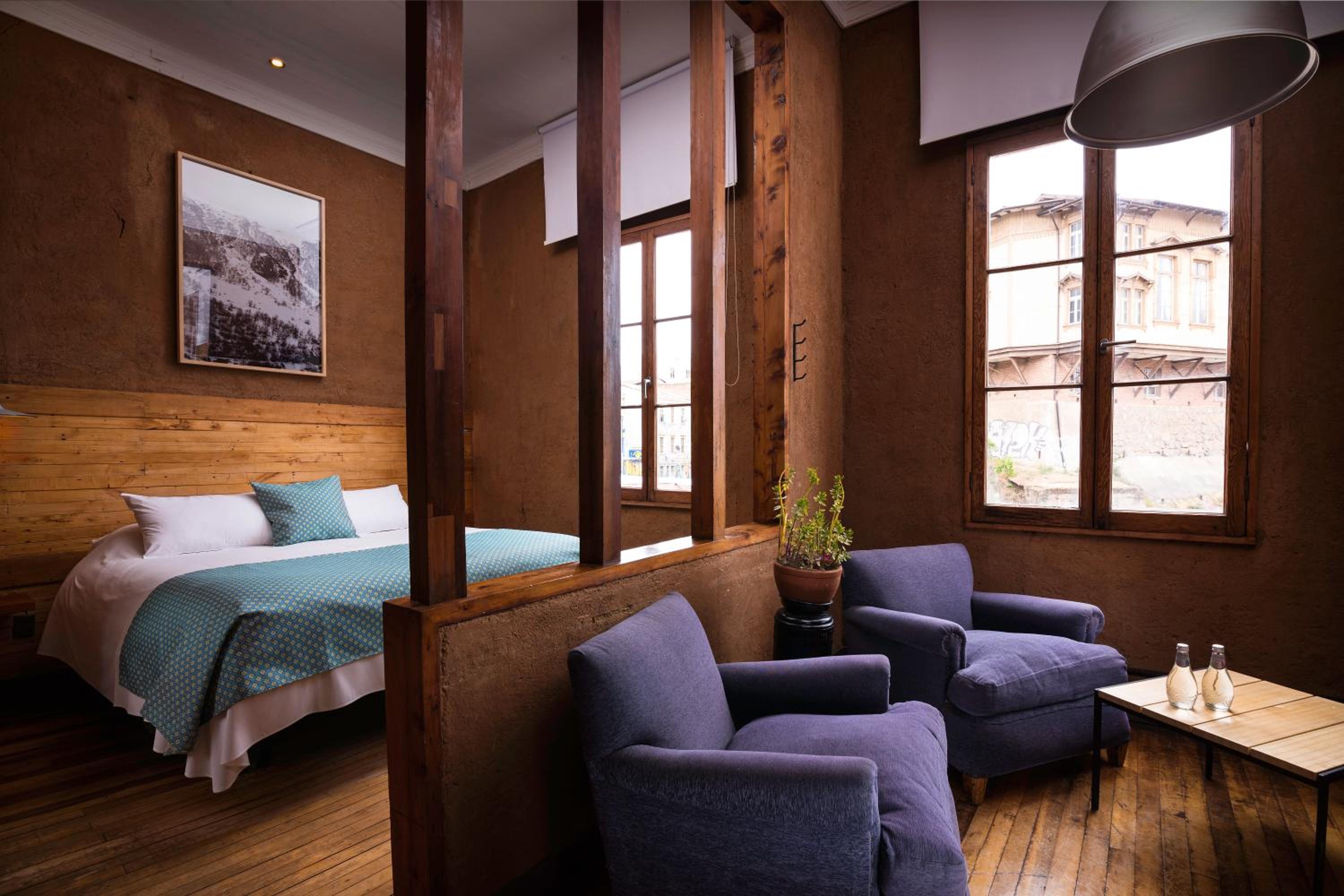 Suite - Photo 11