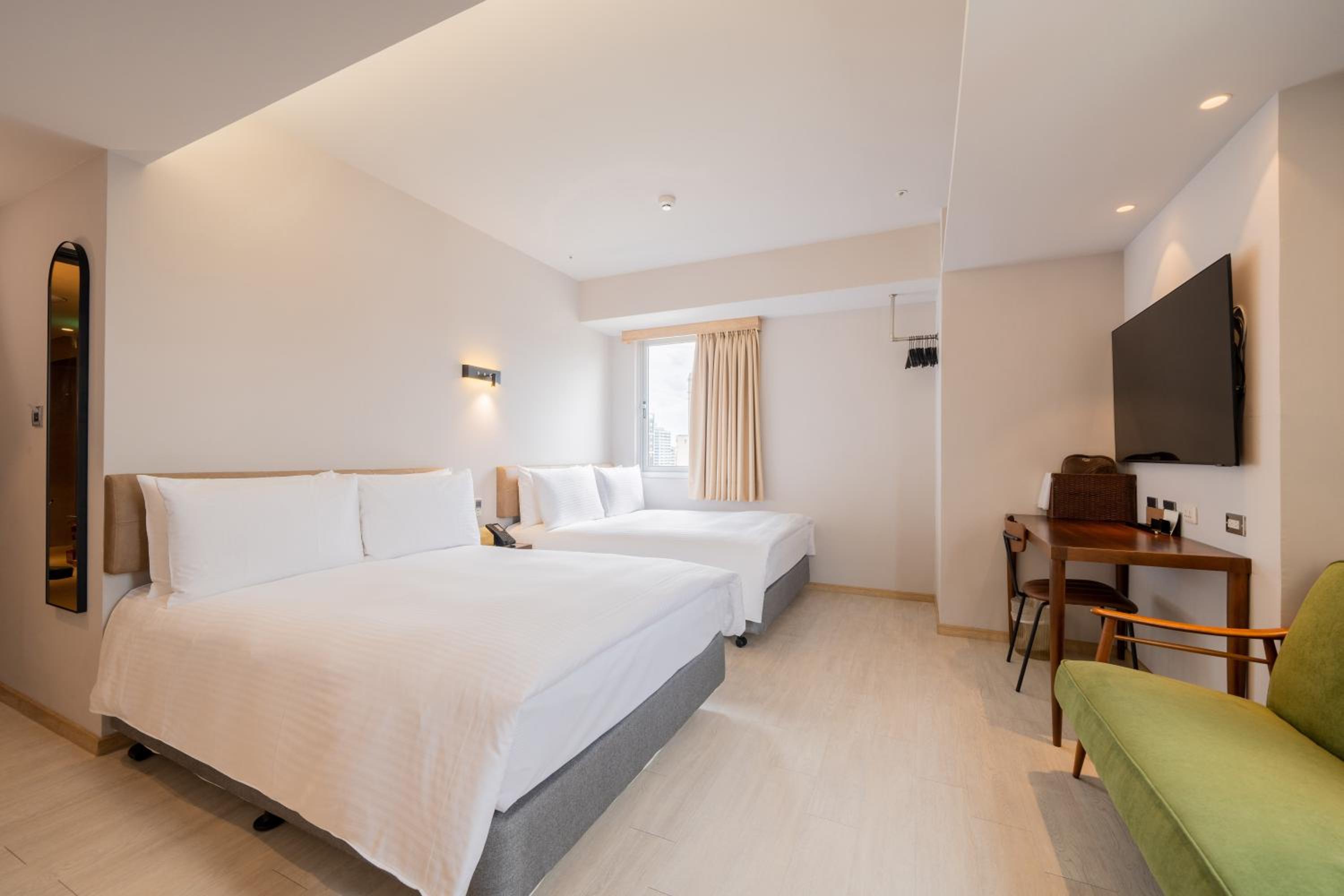 Deluxe Quadruple Room photo 3