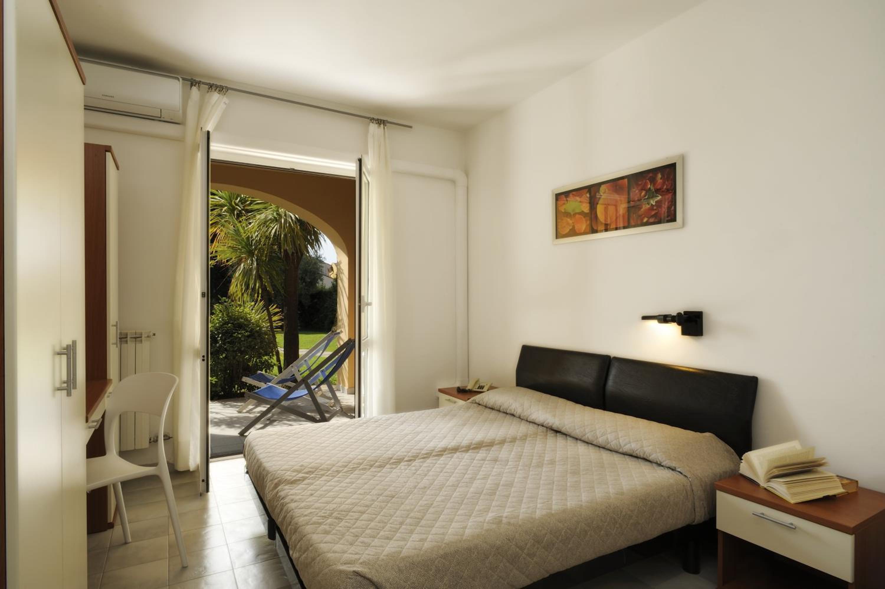 Standard Apartment photo 1