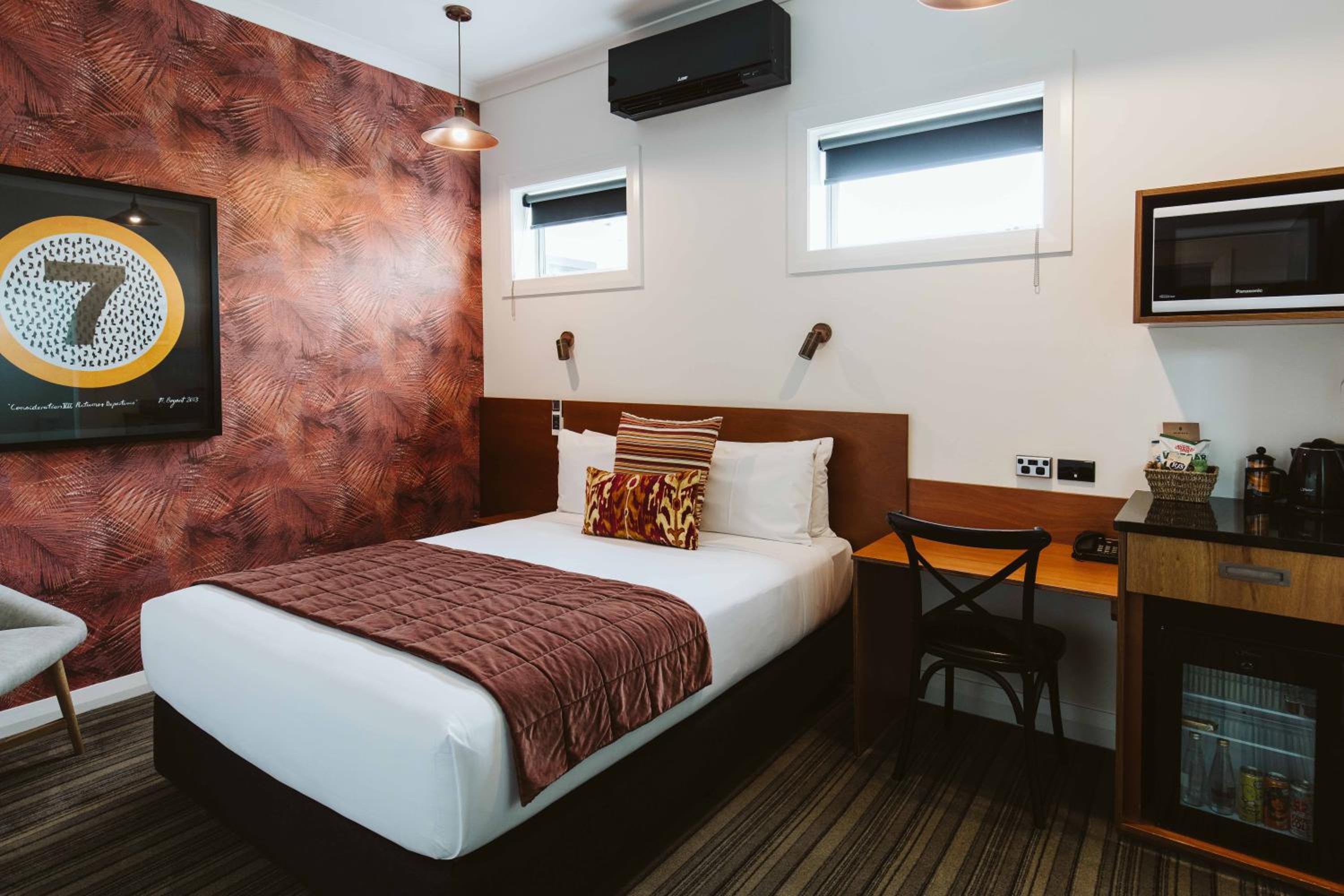 Deluxe Queen Room