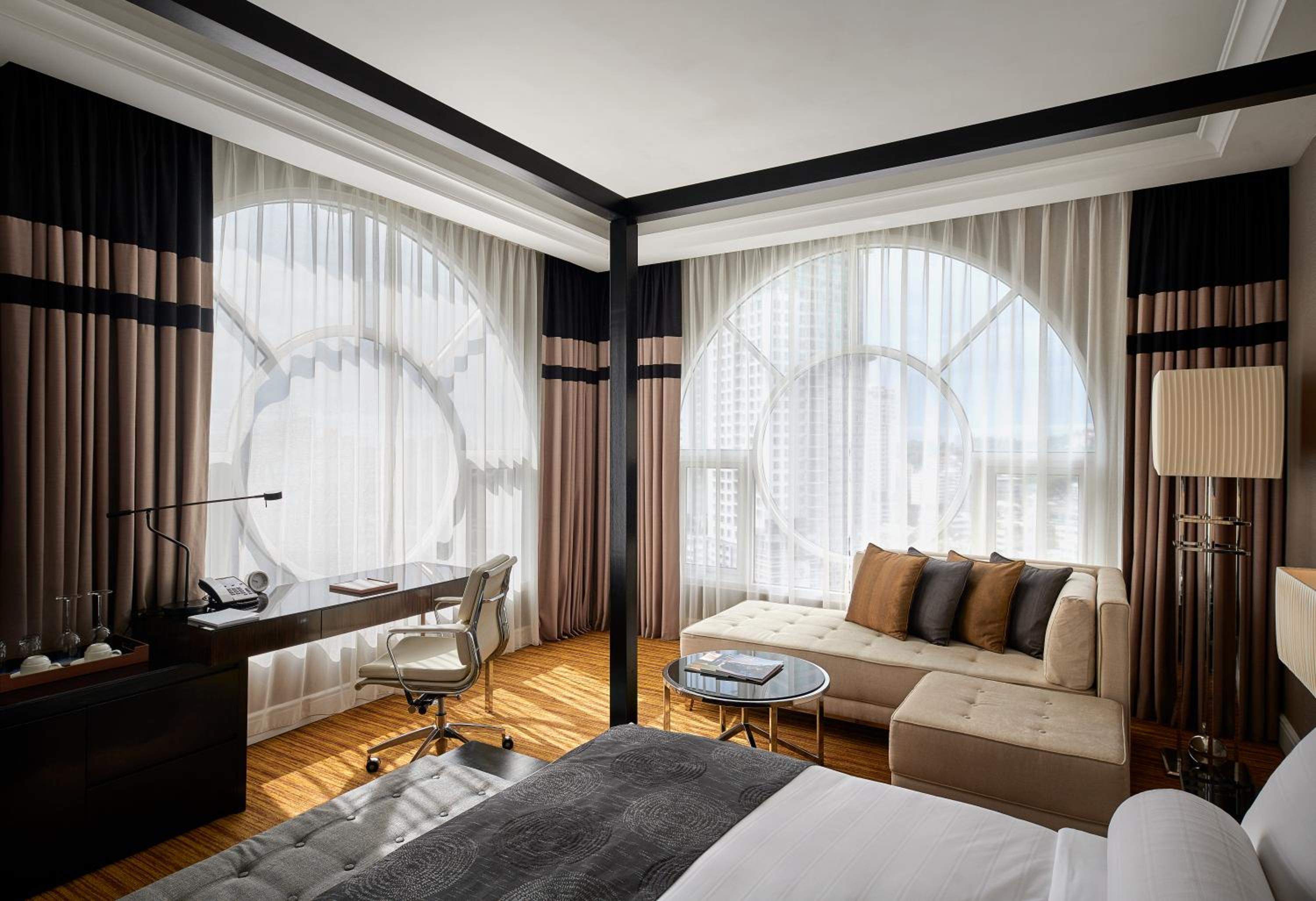 Deluxe King Room photo 2