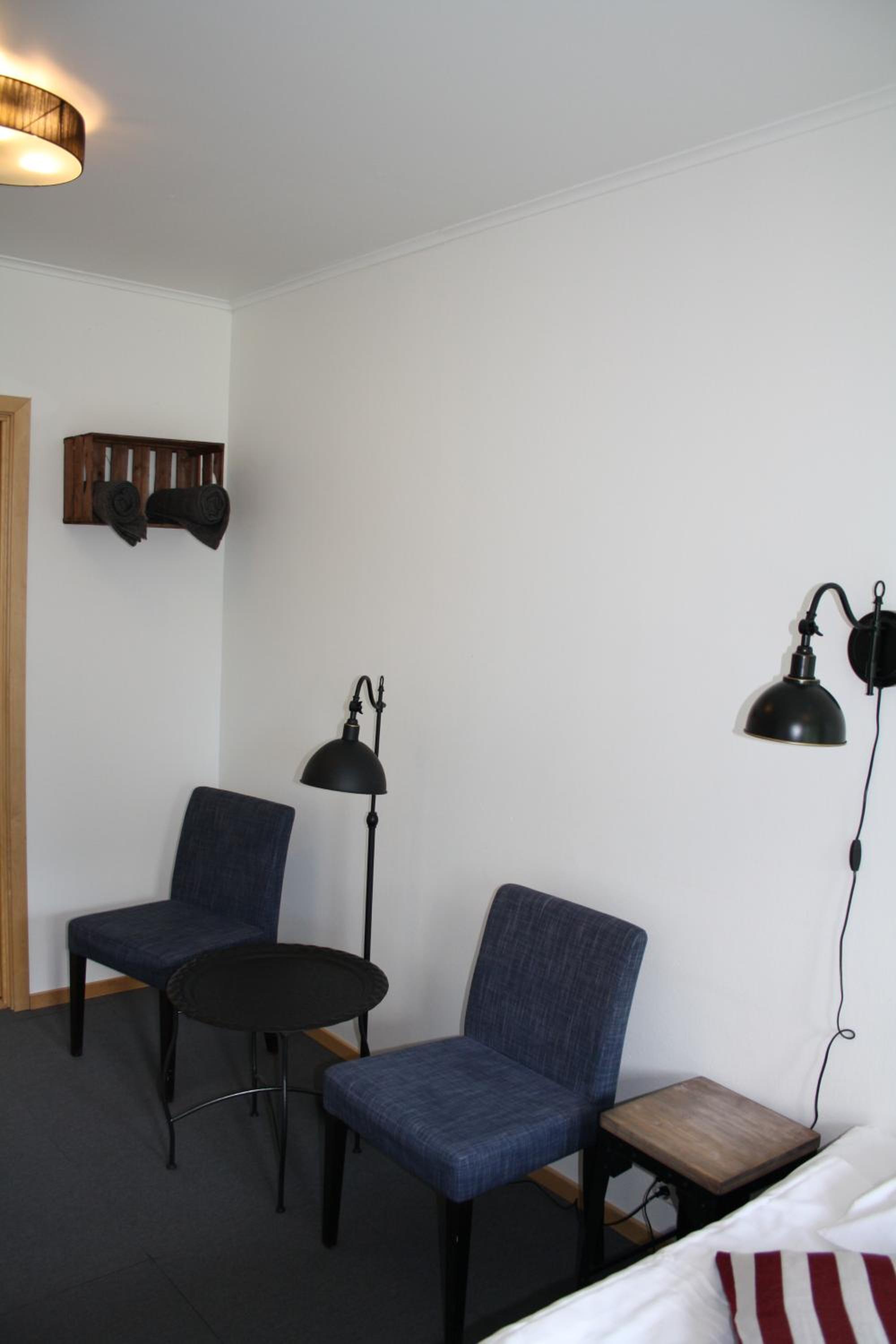 Double Room with Shared Bathroom photo 2