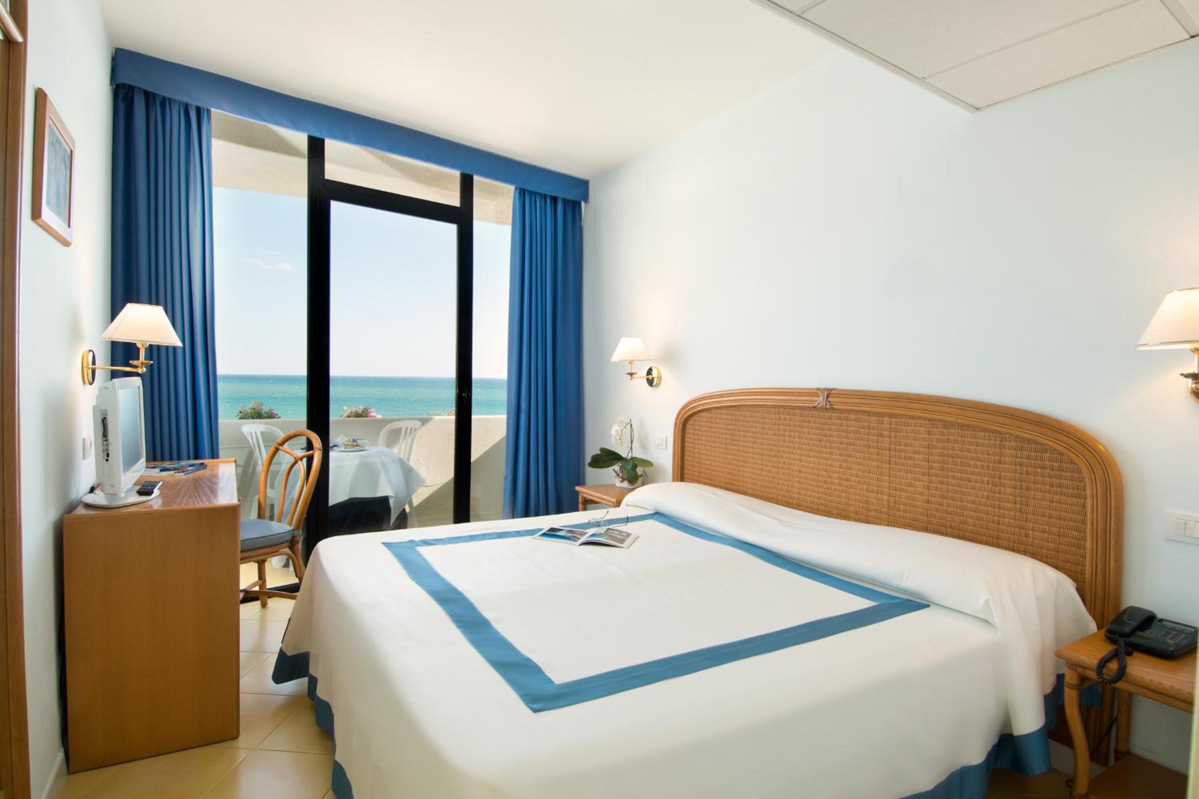 Double Room with Sea View - Photo 1