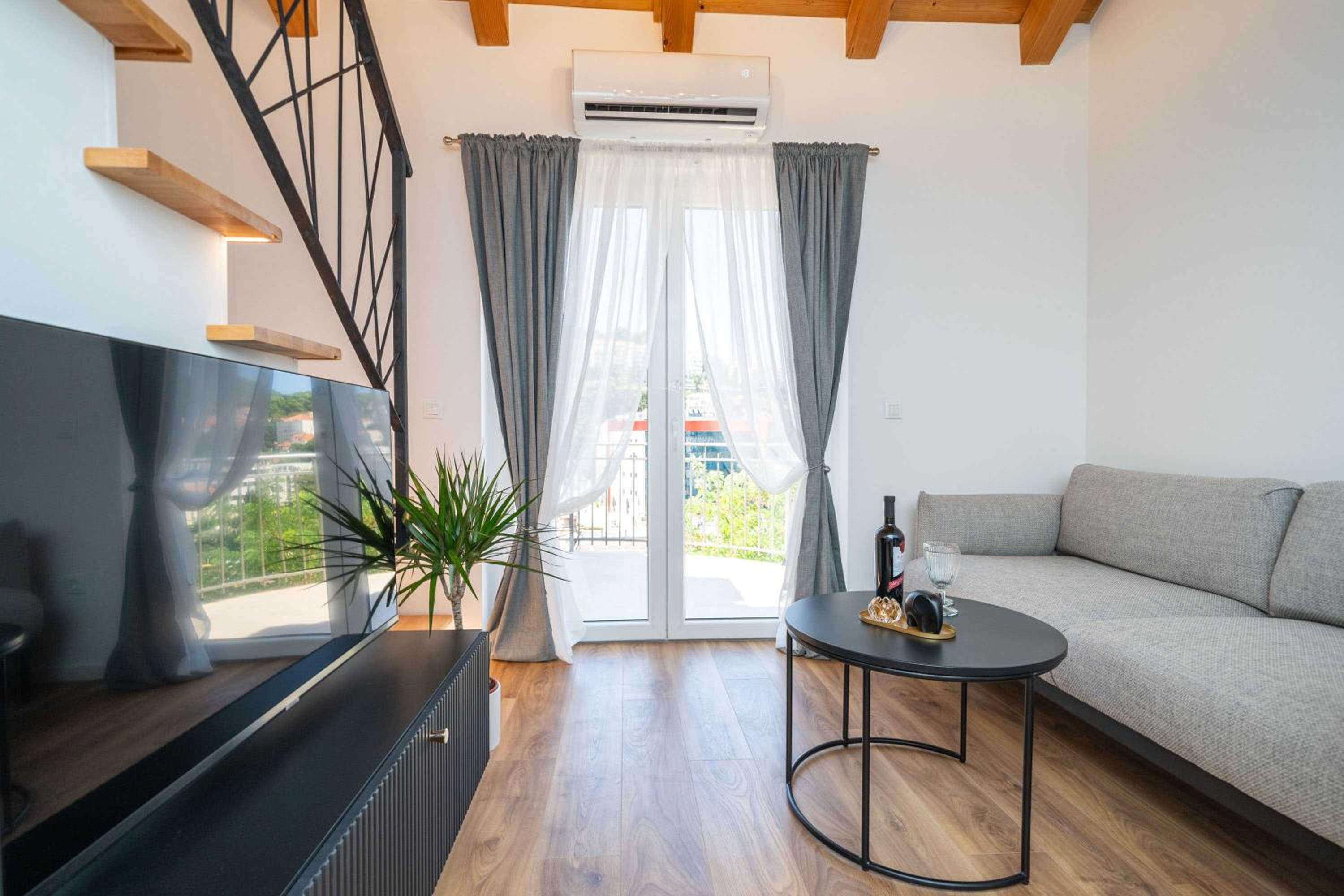 Duplex Studio with Balcony photo 1