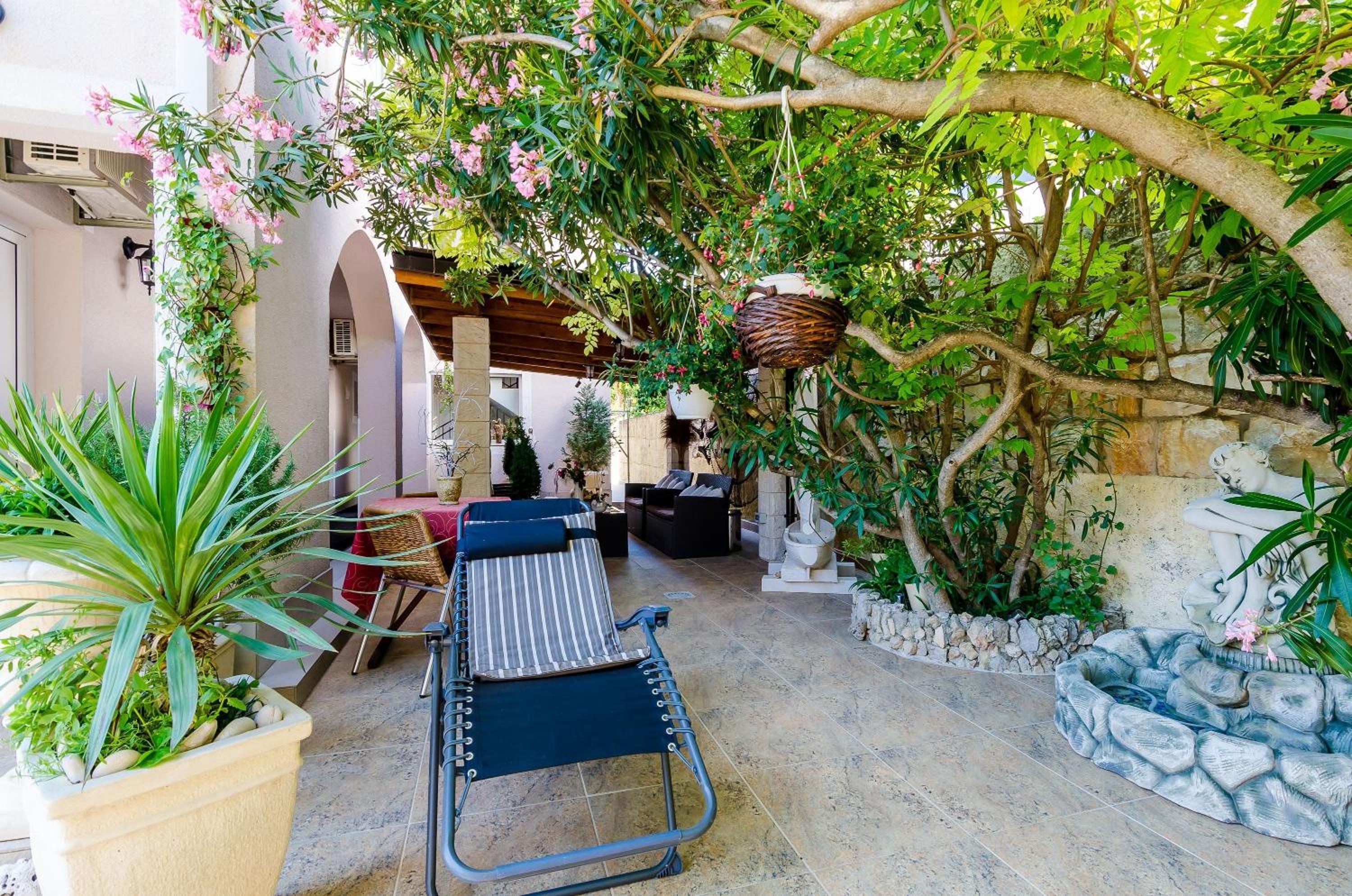 Duplex Studio with Balcony photo 2