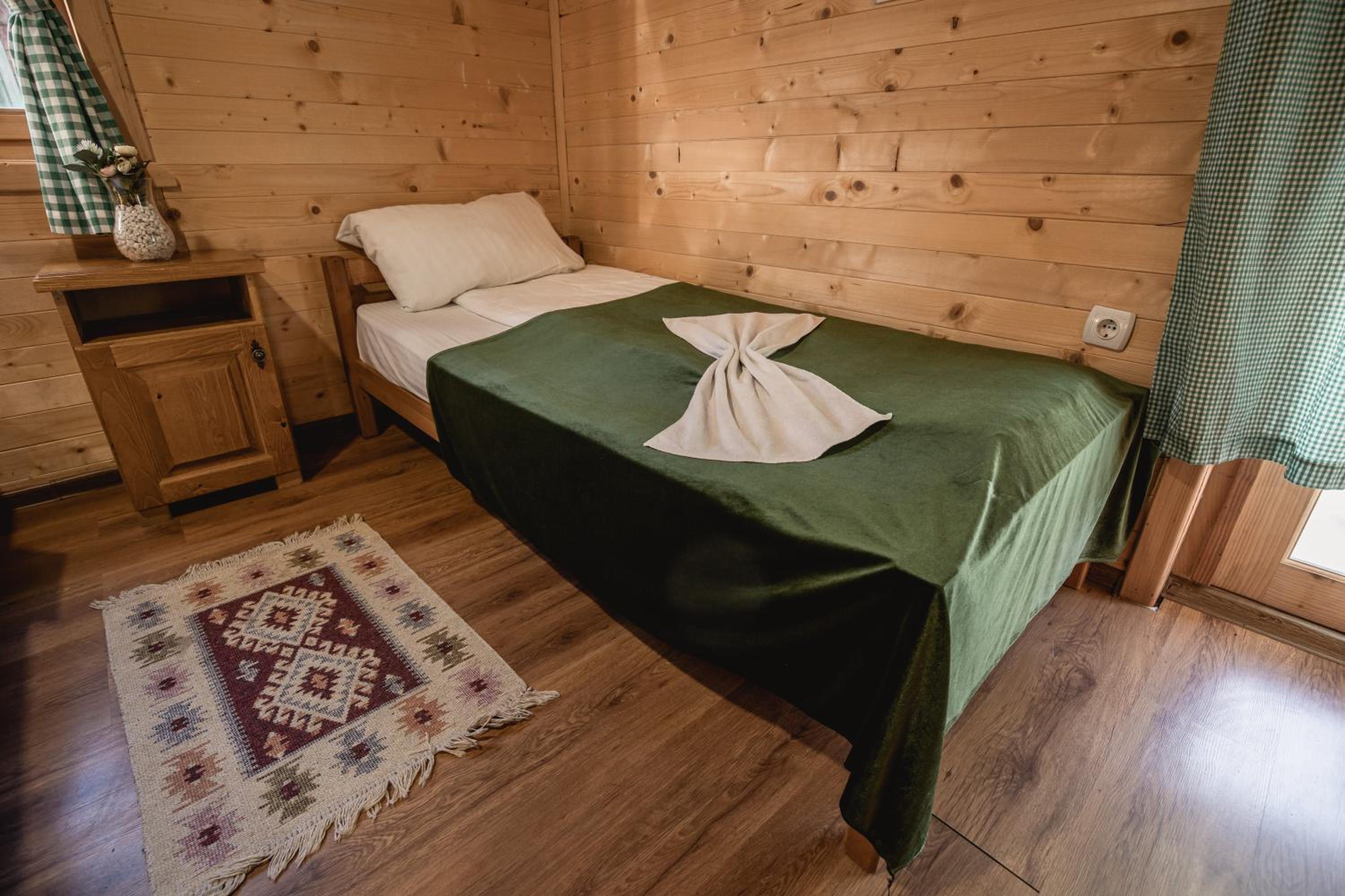 Superior Bungalow - Photo 8