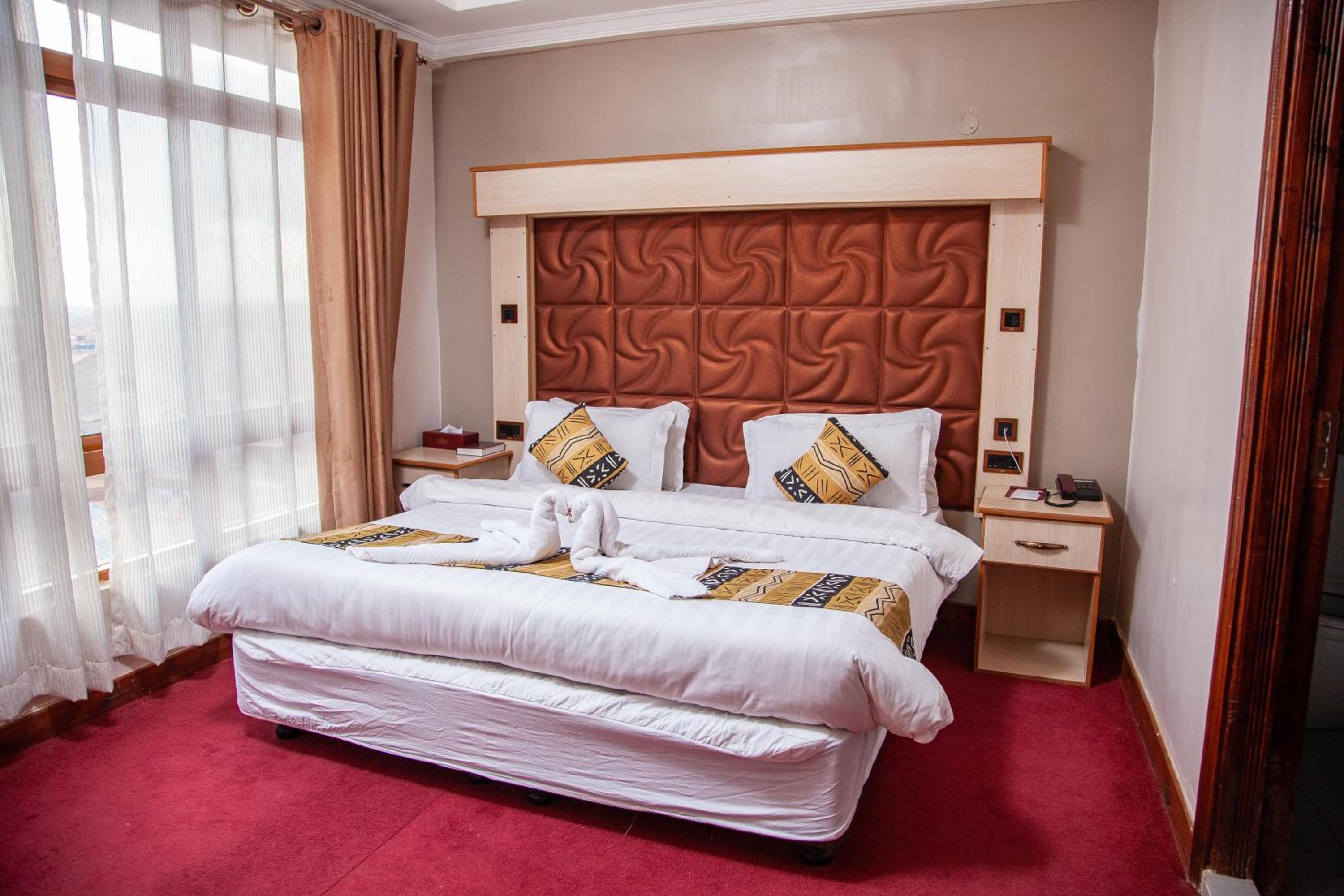 Standard Double Room - Photo 8