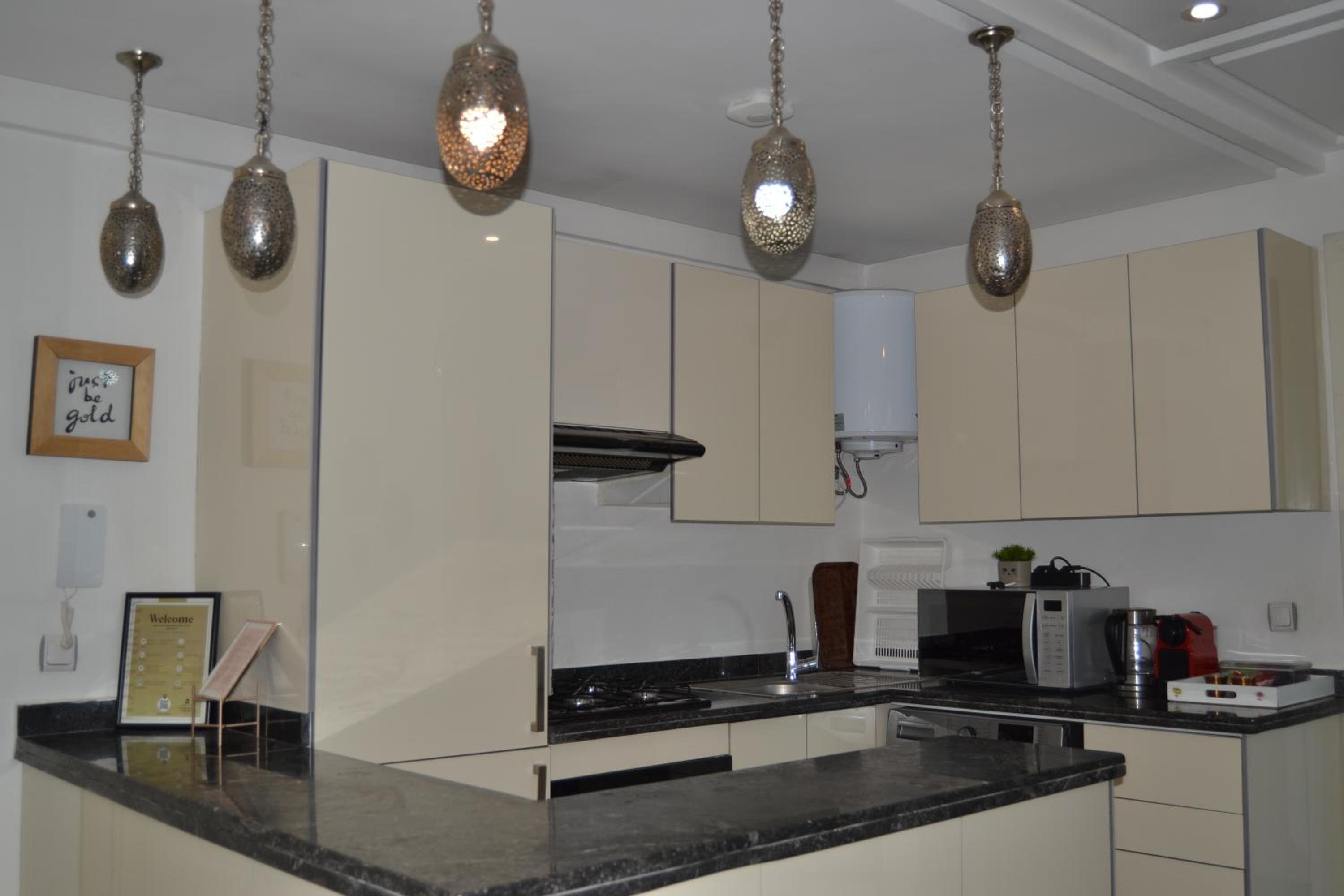 Apartment with Balcony - Photo 3