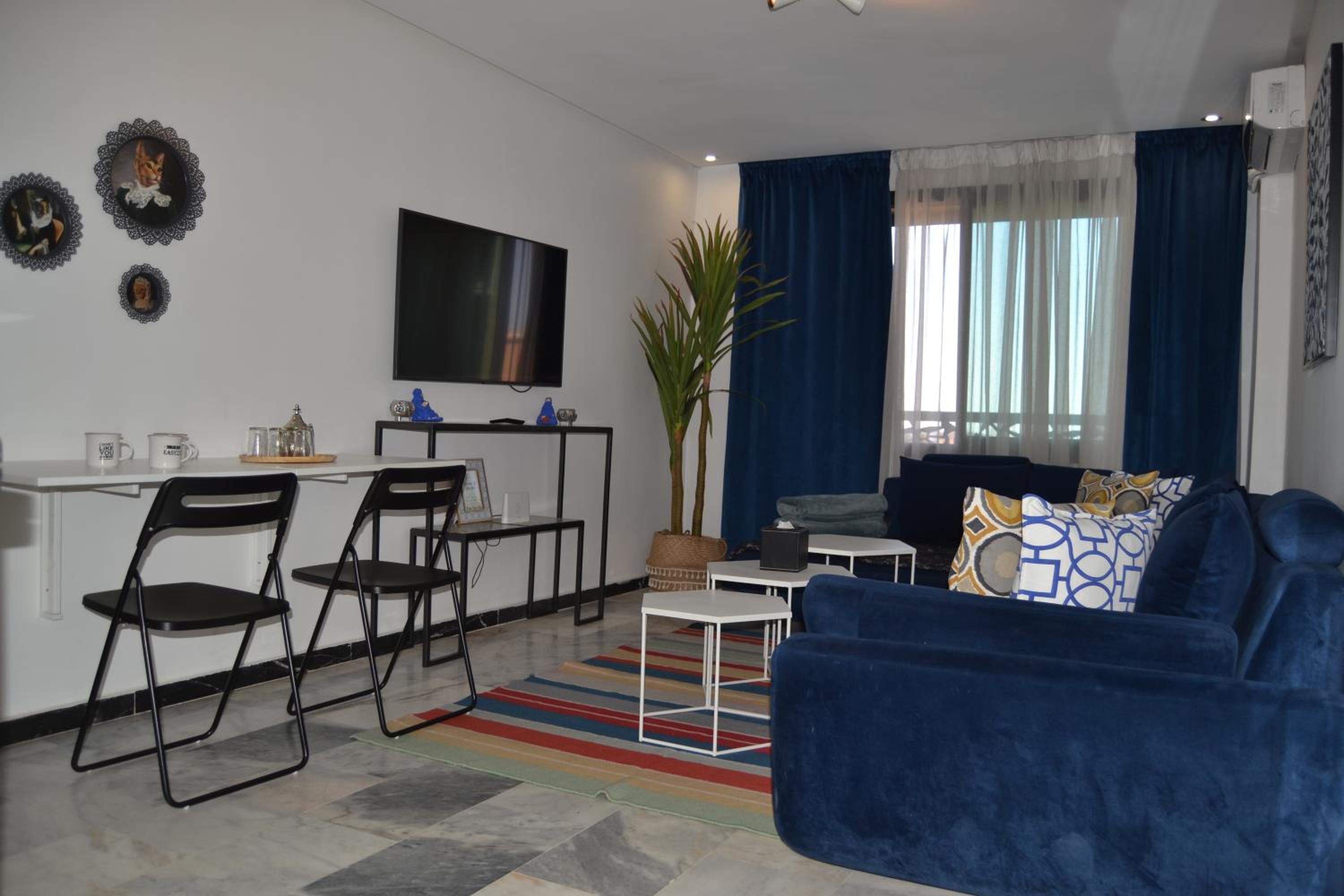Apartment with Balcony - Photo 10