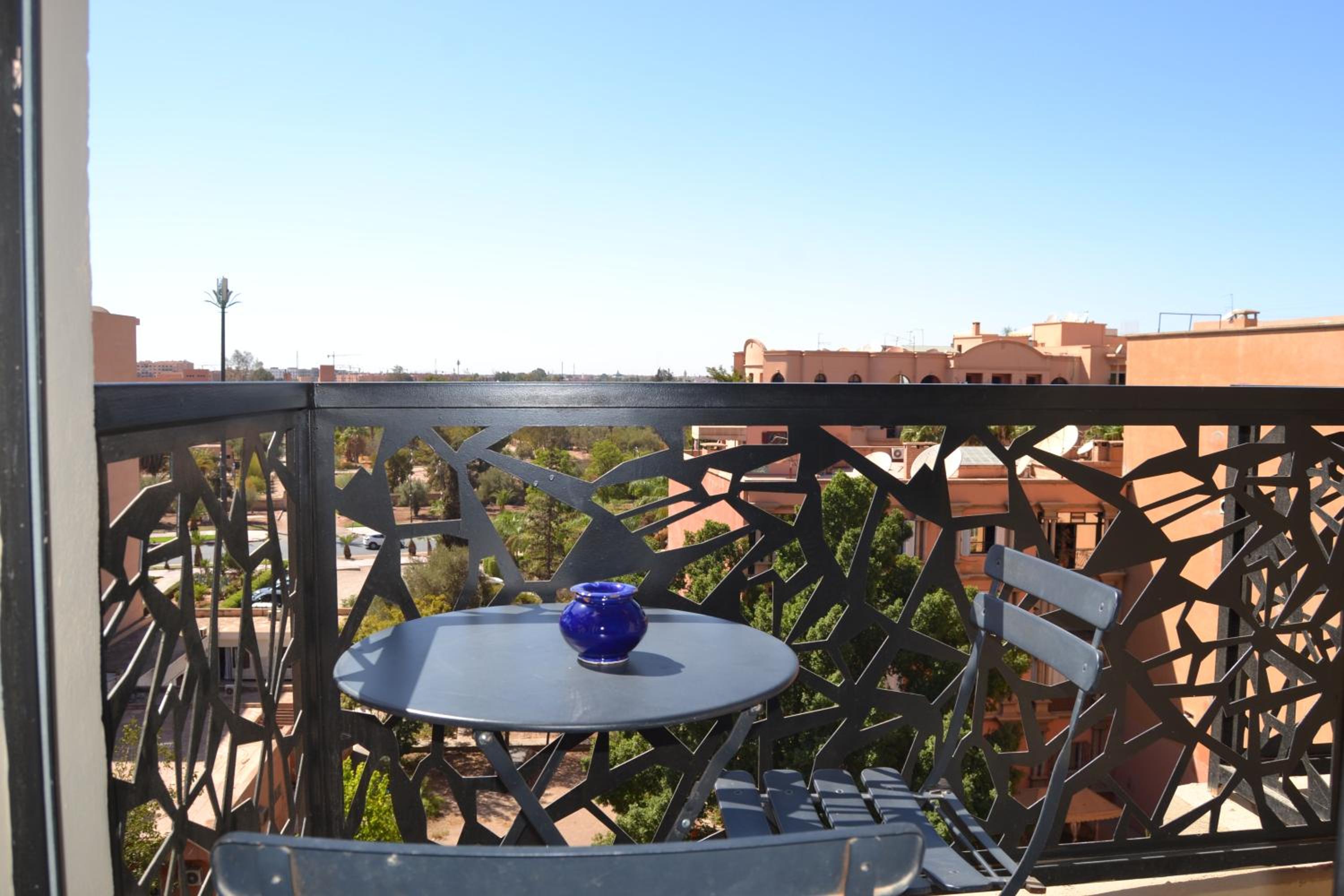 Apartment with Balcony - Photo 24