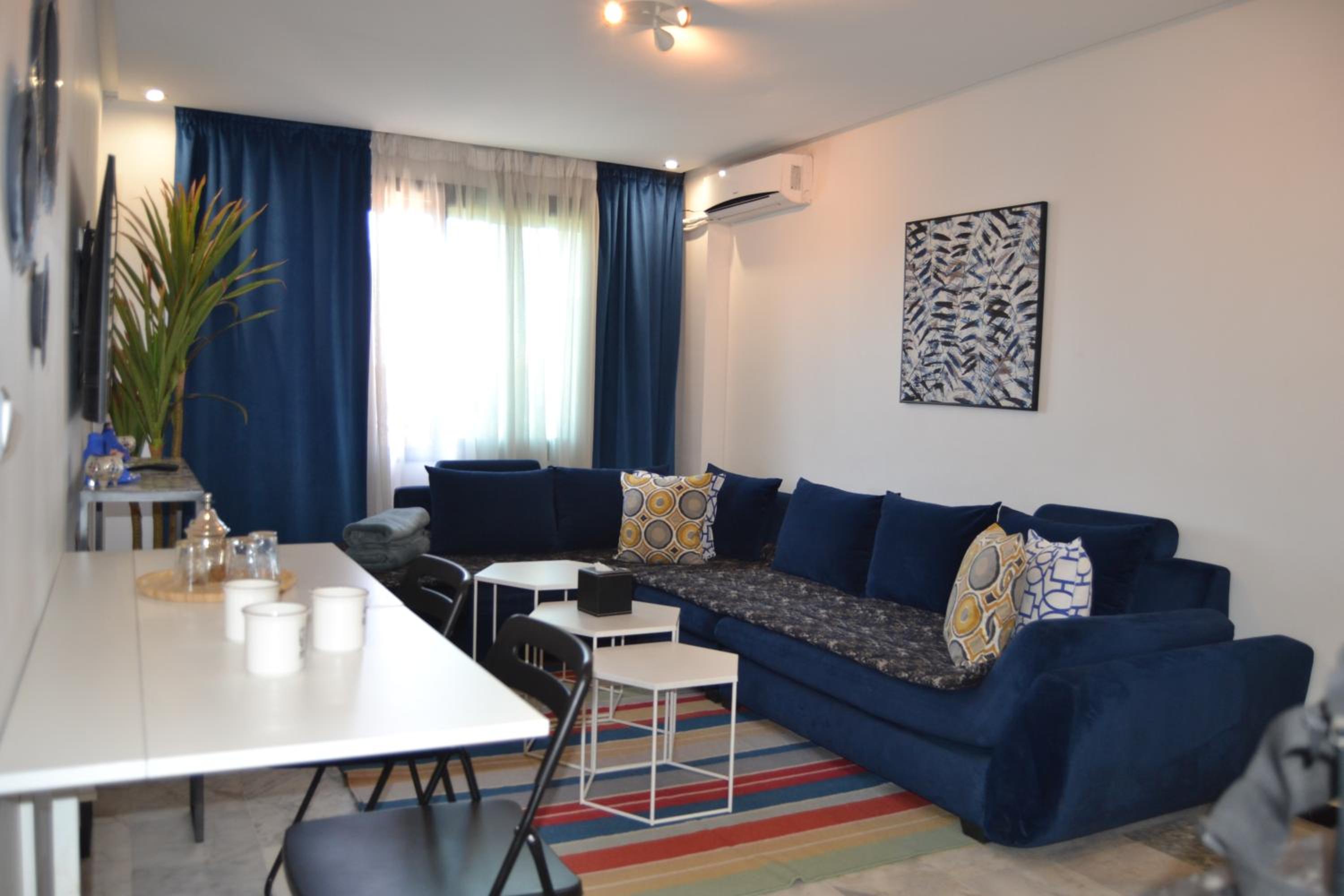 Apartment with Balcony - Photo 33