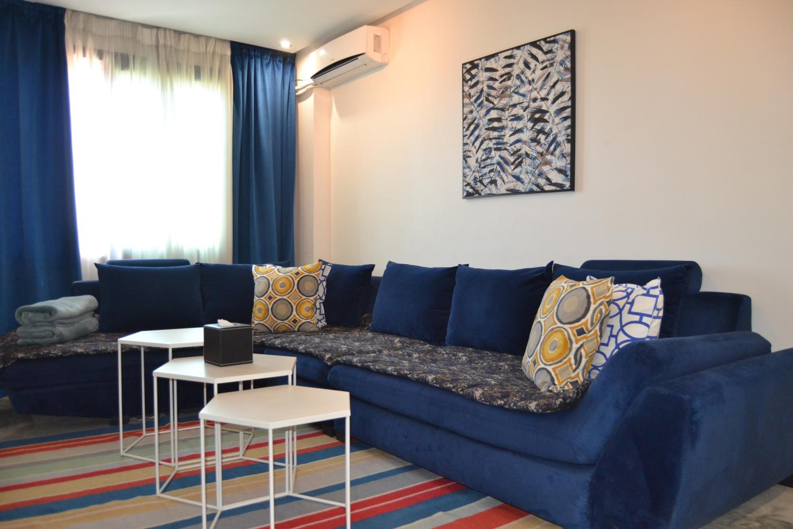 Apartment with Balcony - Photo 39