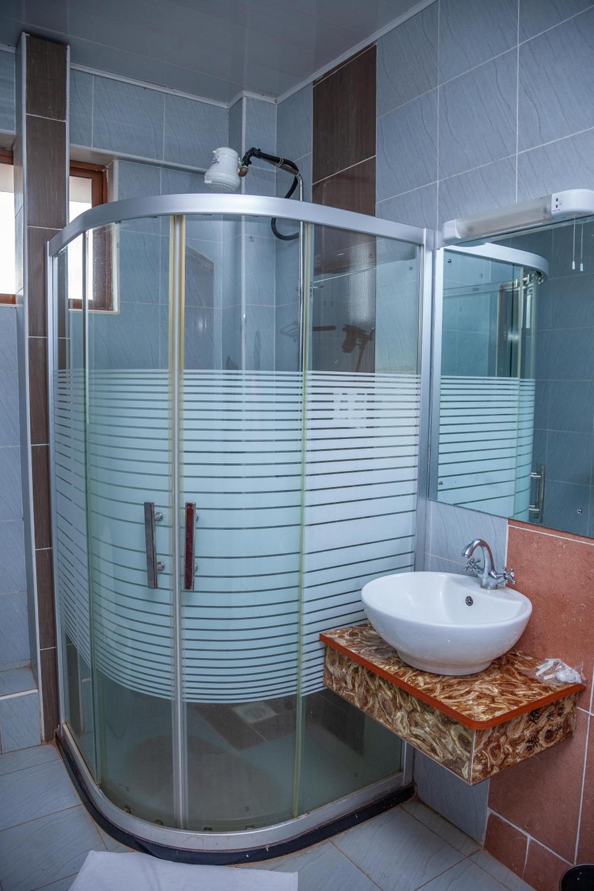 Standard Double Room - Photo 5