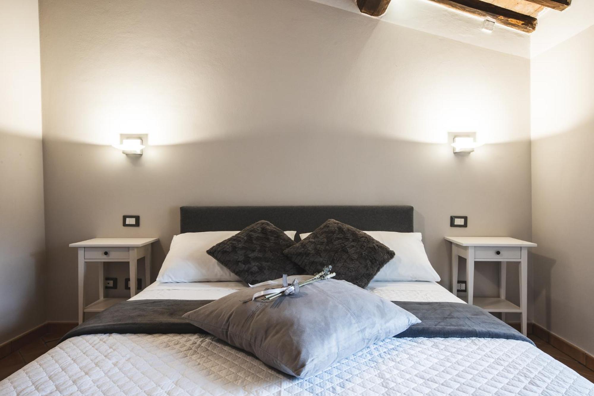 Large Double Room photo 3