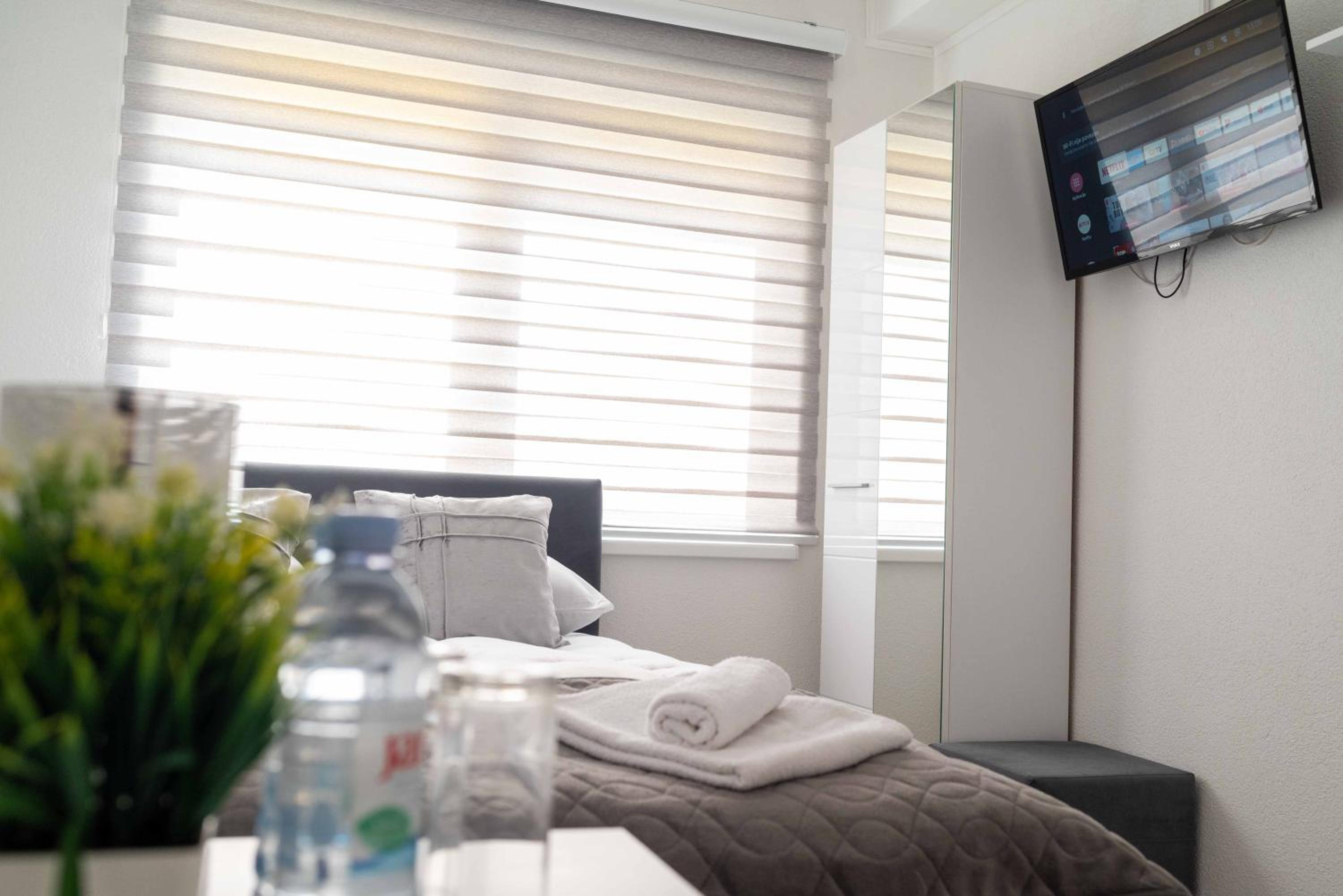 Budget Double Room photo 3