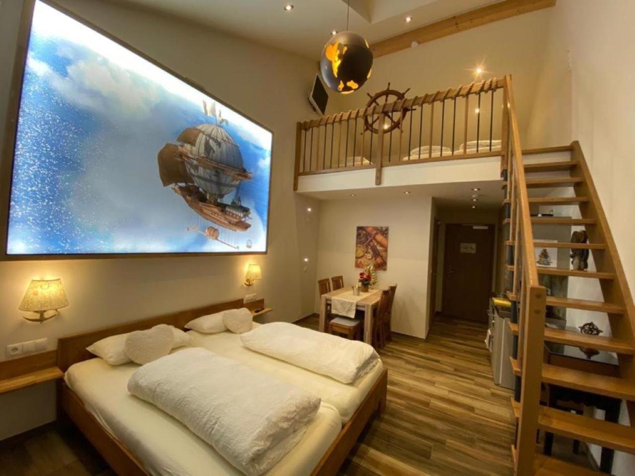 Studio with Balcony - Photo 3