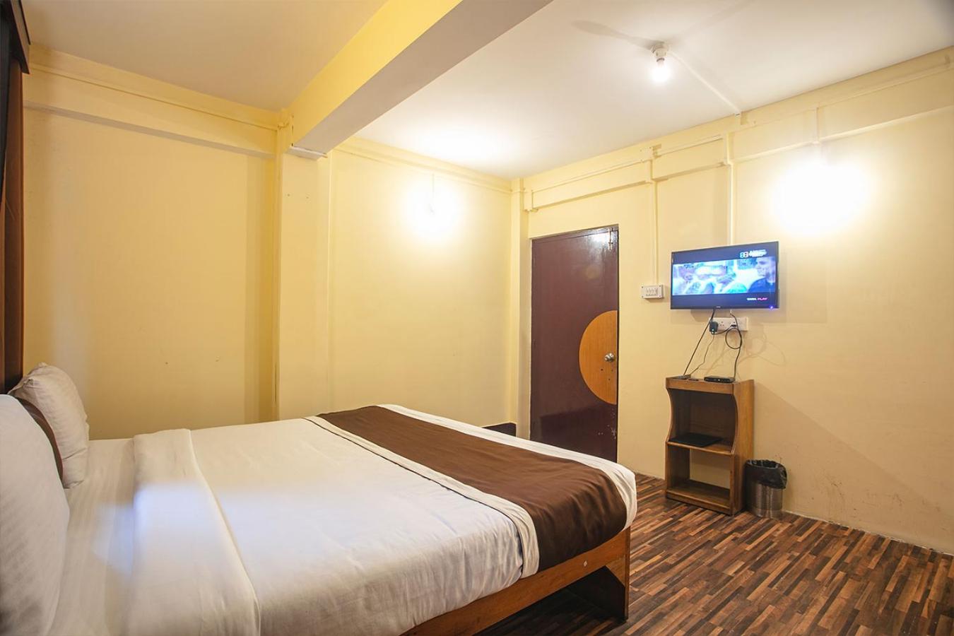Deluxe Room - Photo 2