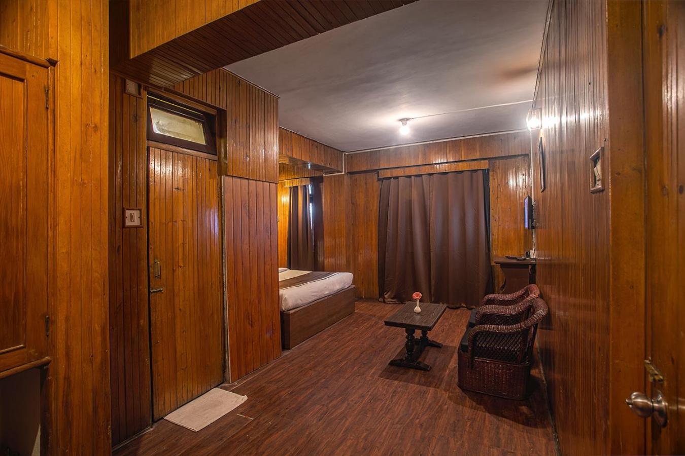 Standard Double Room - Photo 42
