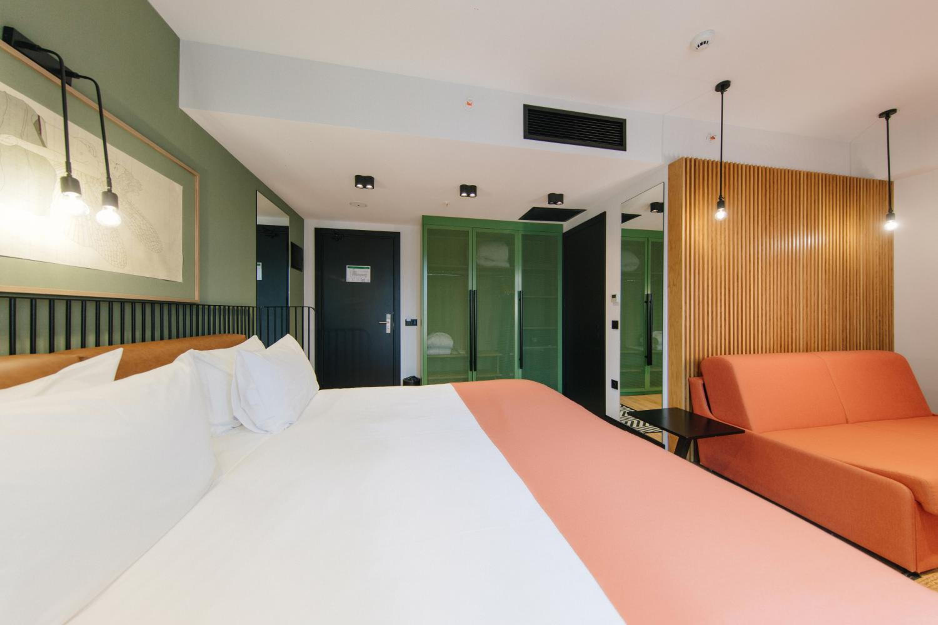 Deluxe Double or Twin Room - Photo 4