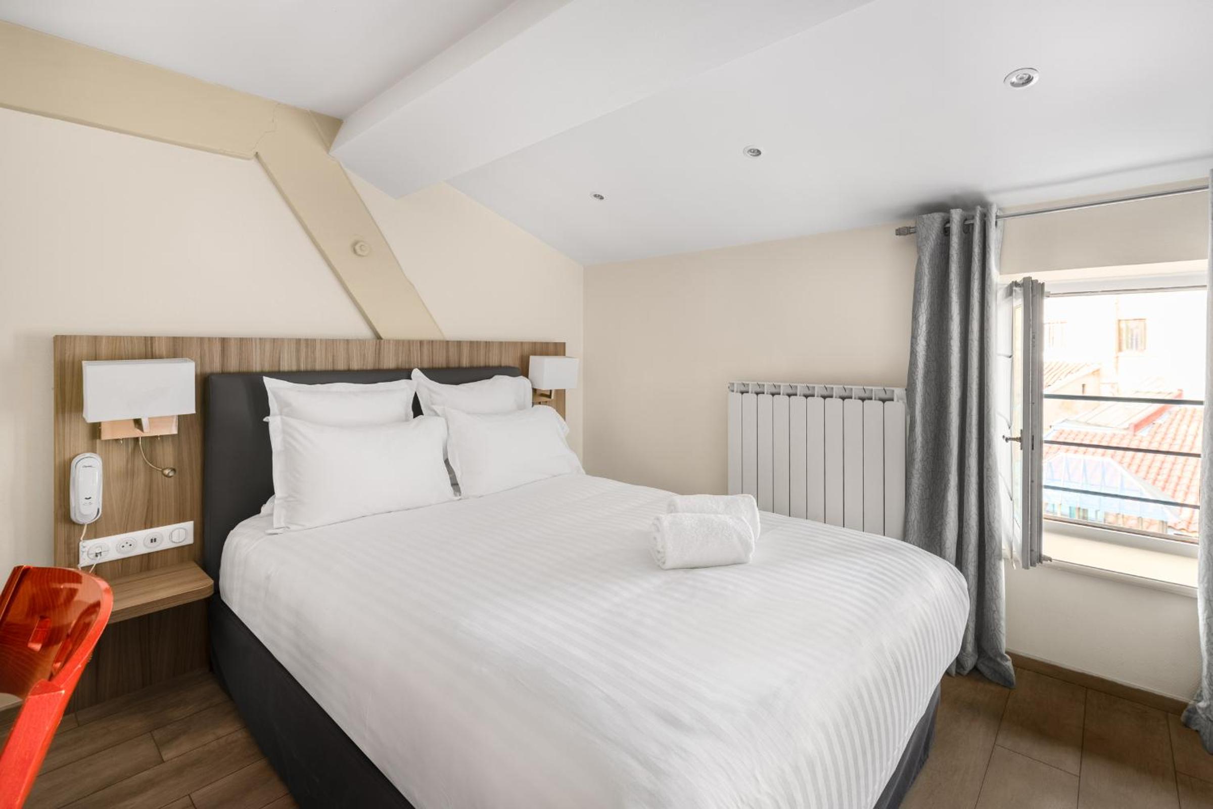 Standard Double Room - Photo 1