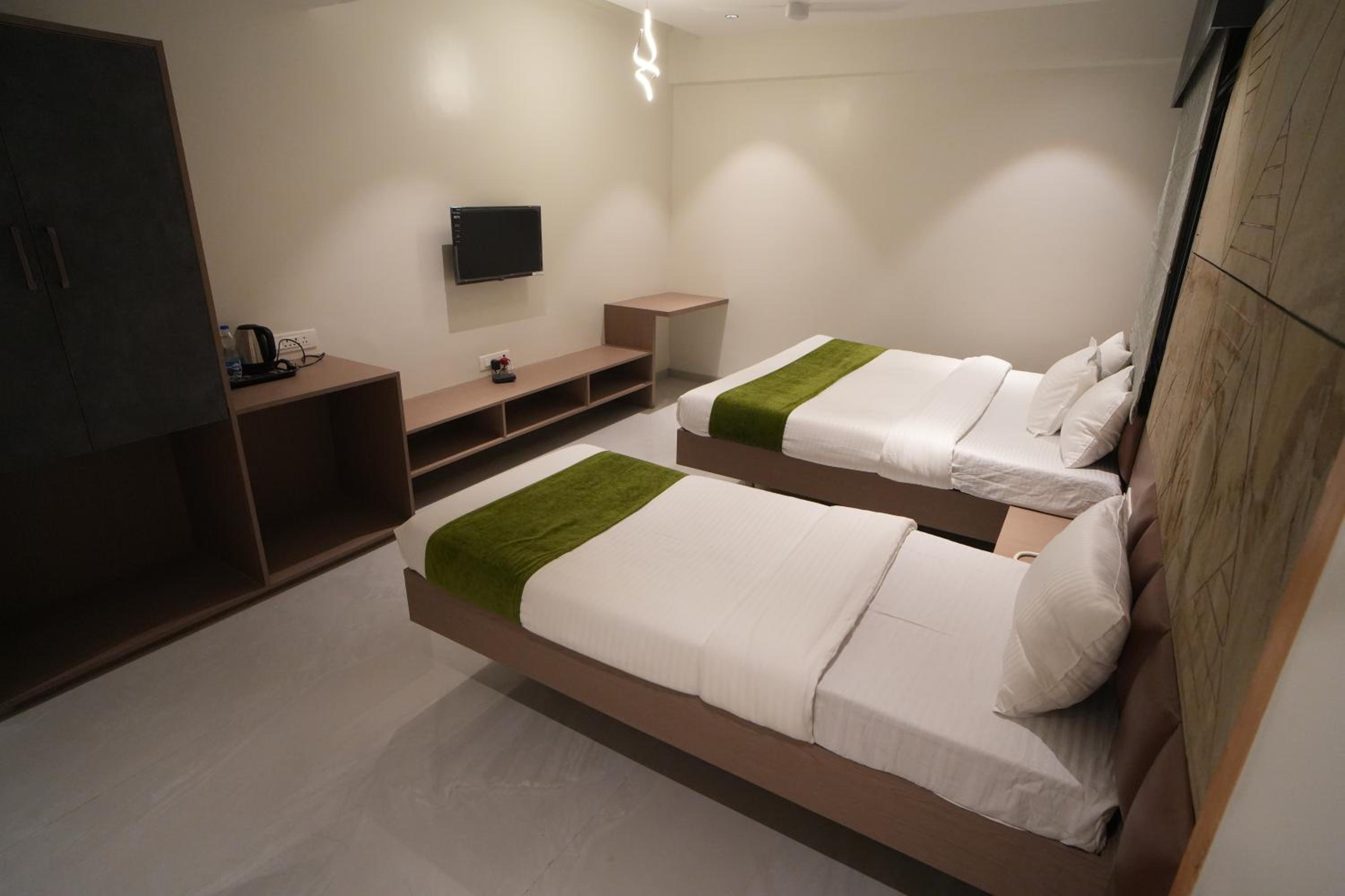 Family Room - Photo 7