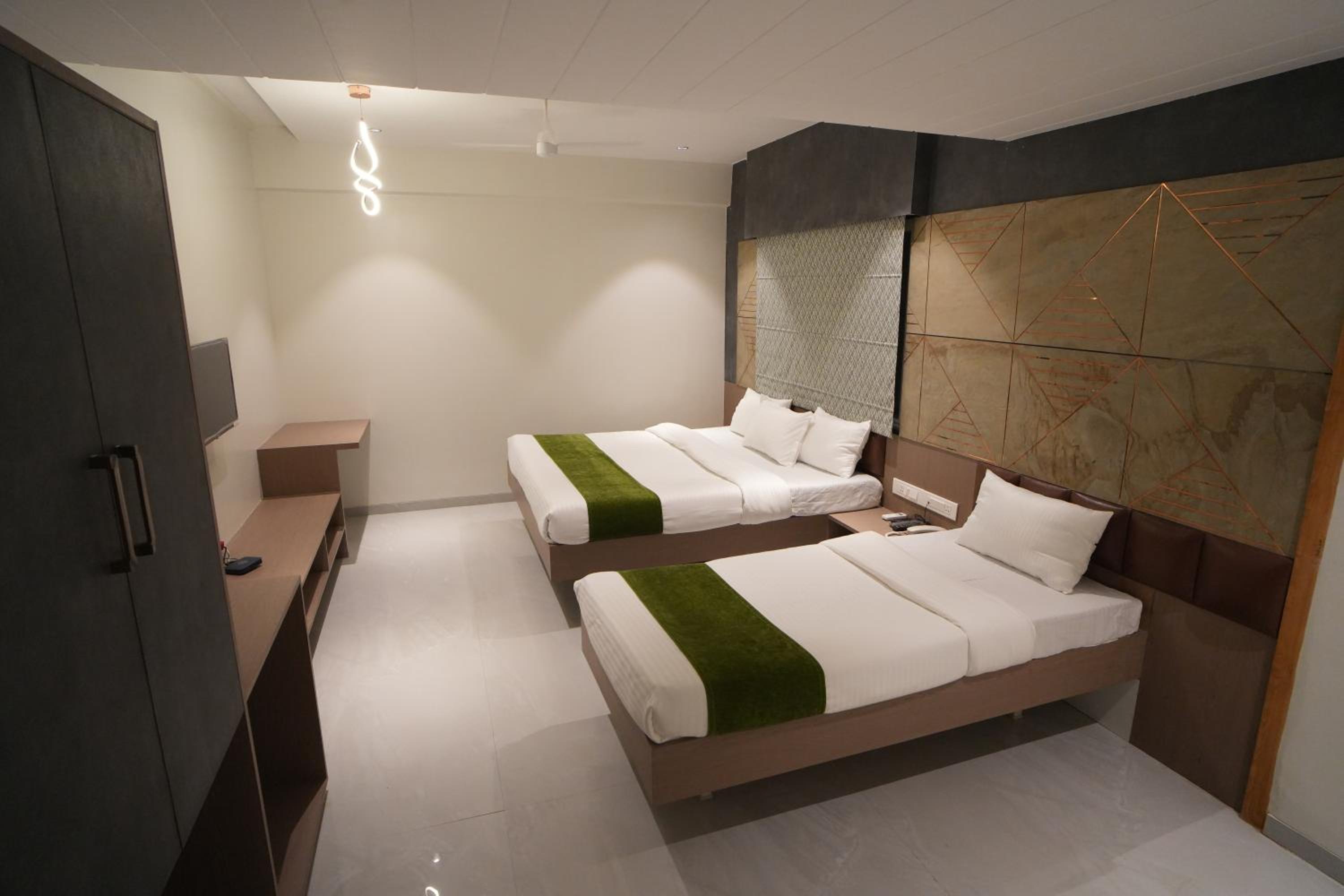 Family Room - Photo 3