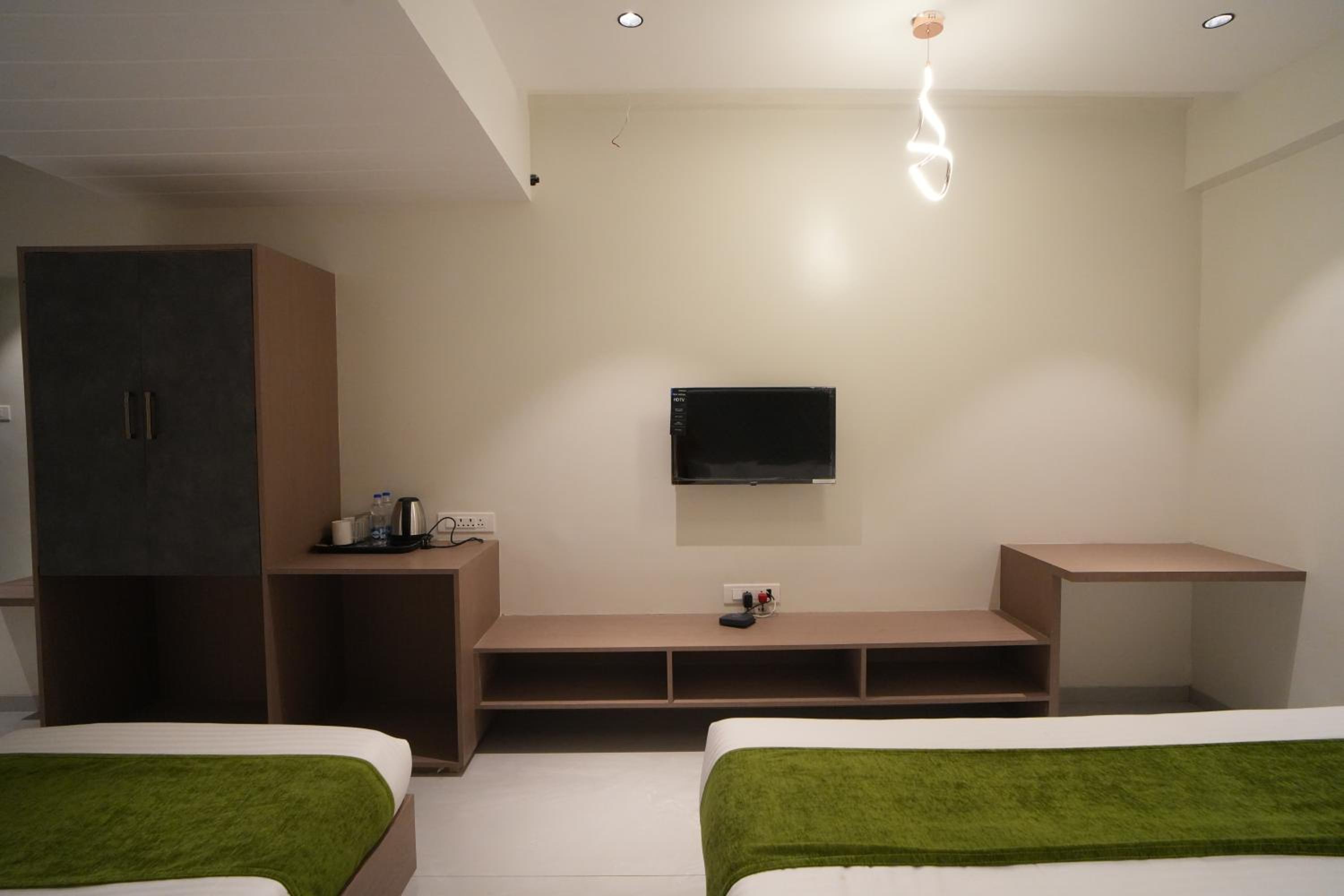 Family Room - Photo 28
