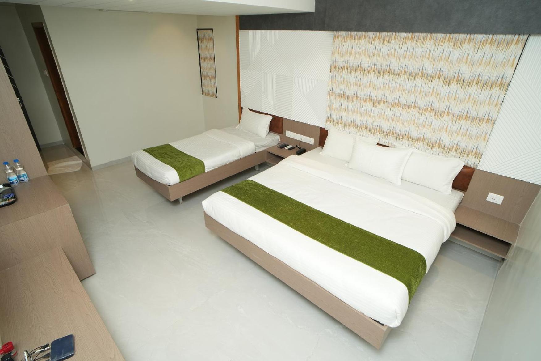 Family Room - Photo 17
