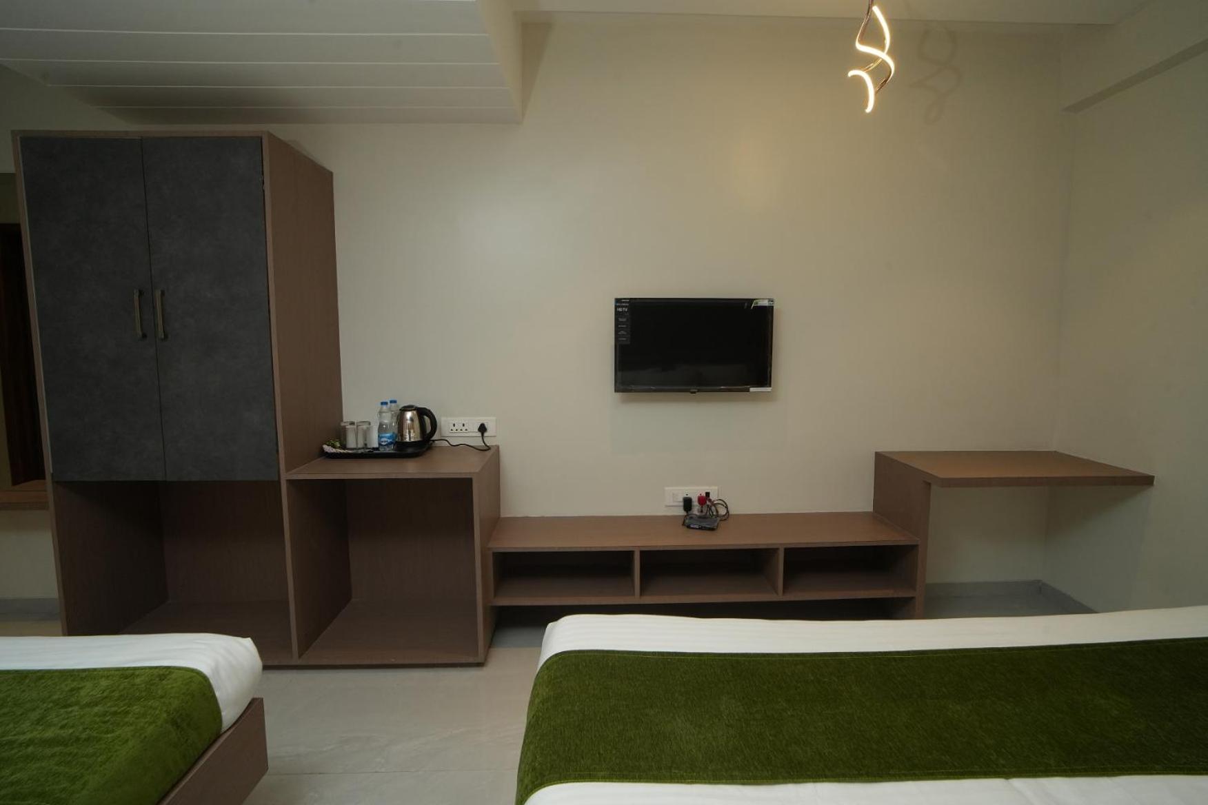 Family Room - Photo 20
