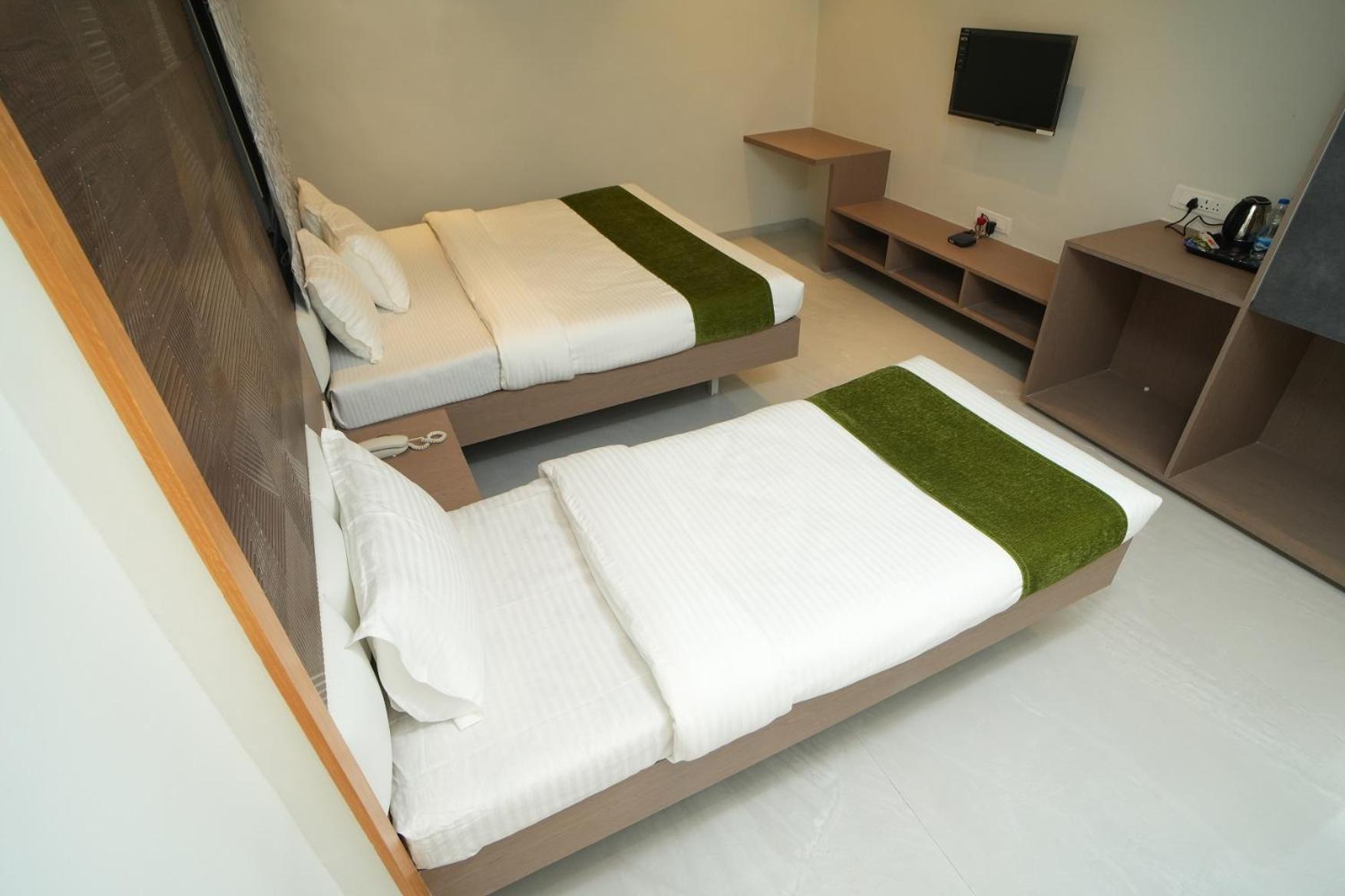 Family Room - Photo 23